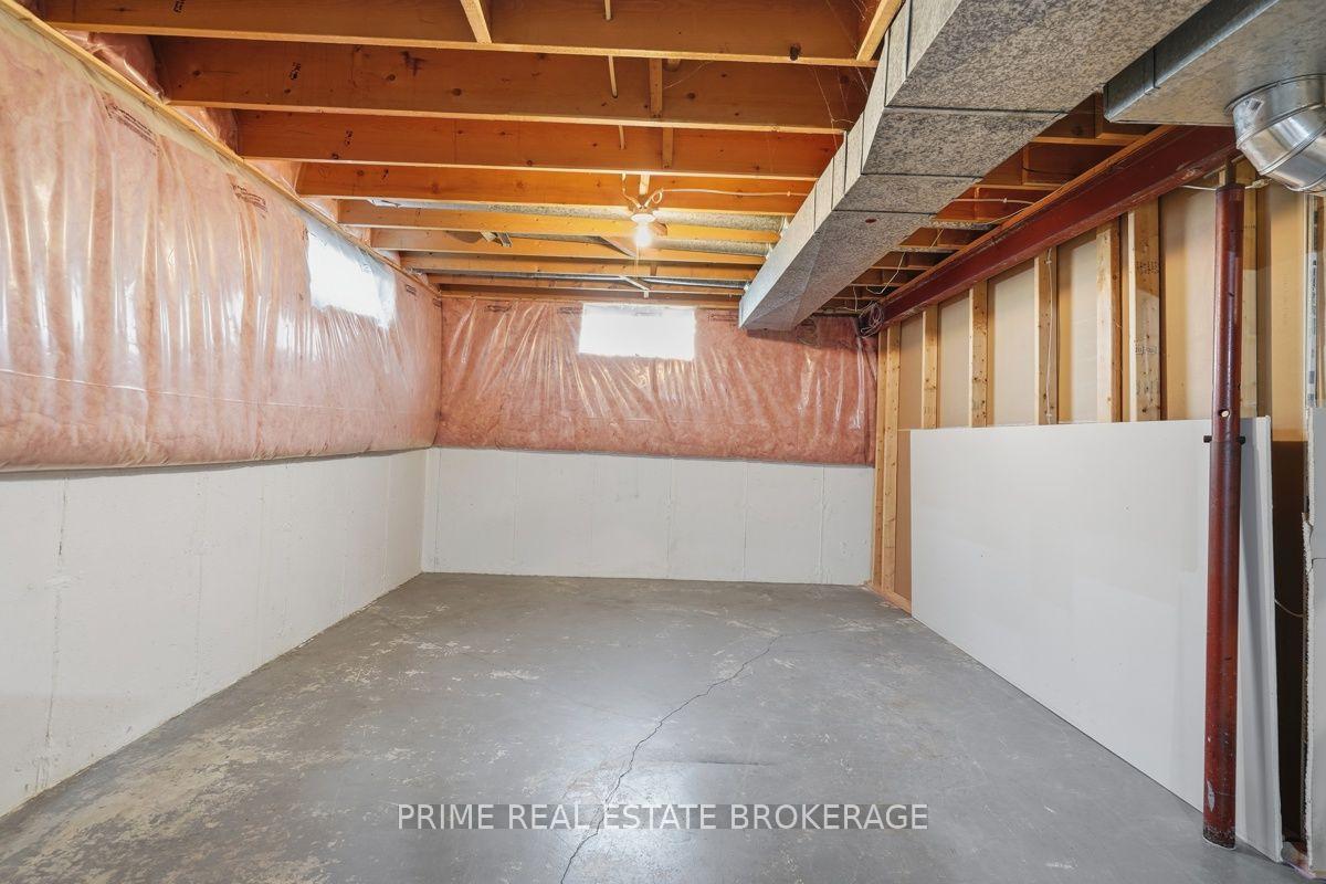 Photo 36 of 686 Barclay Road, London, South M — HOMEH