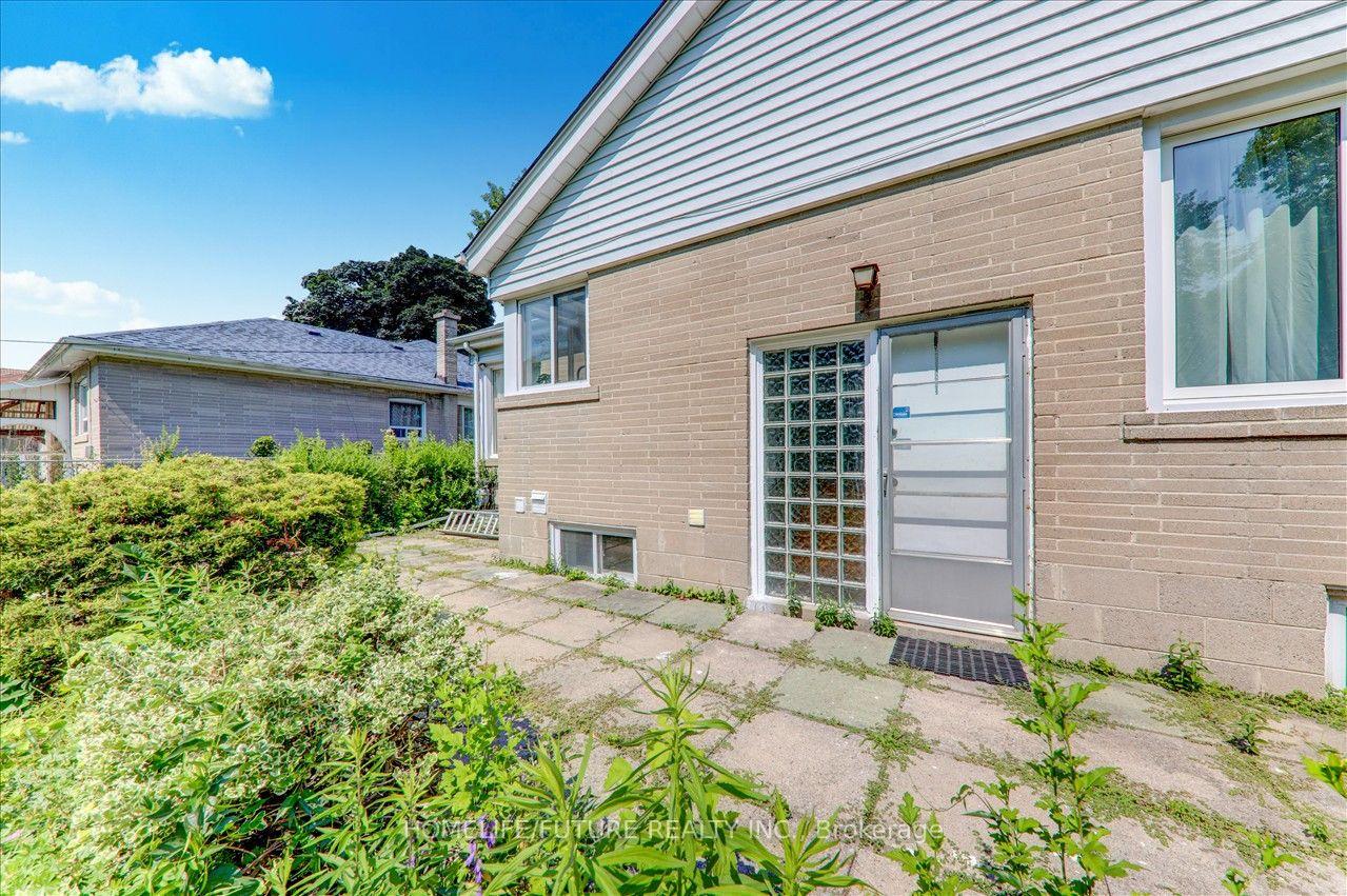 Photo 1 of Unit BSMT, 53 Dennett Drive, Scarborough, Agincourt South-Malvern West — HOMEH
