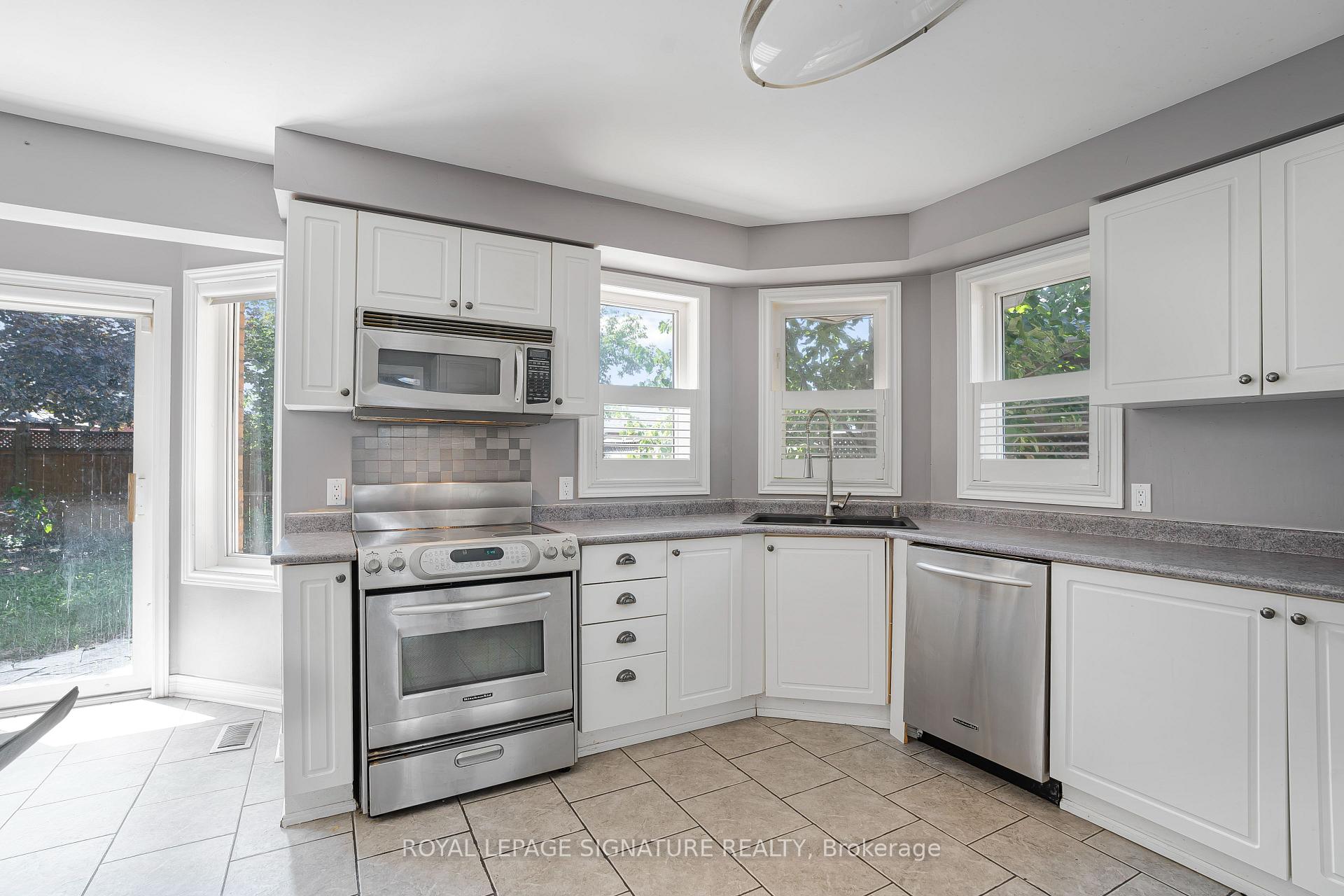 Photo 6 of 94 Niagara Drive, Oshawa, Samac — HOMEH