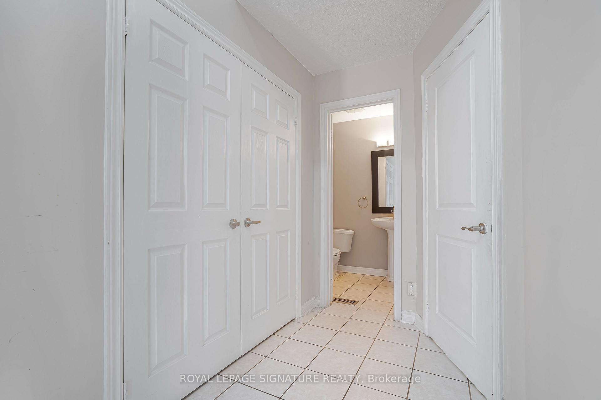 Photo 10 of 94 Niagara Drive, Oshawa, Samac — HOMEH