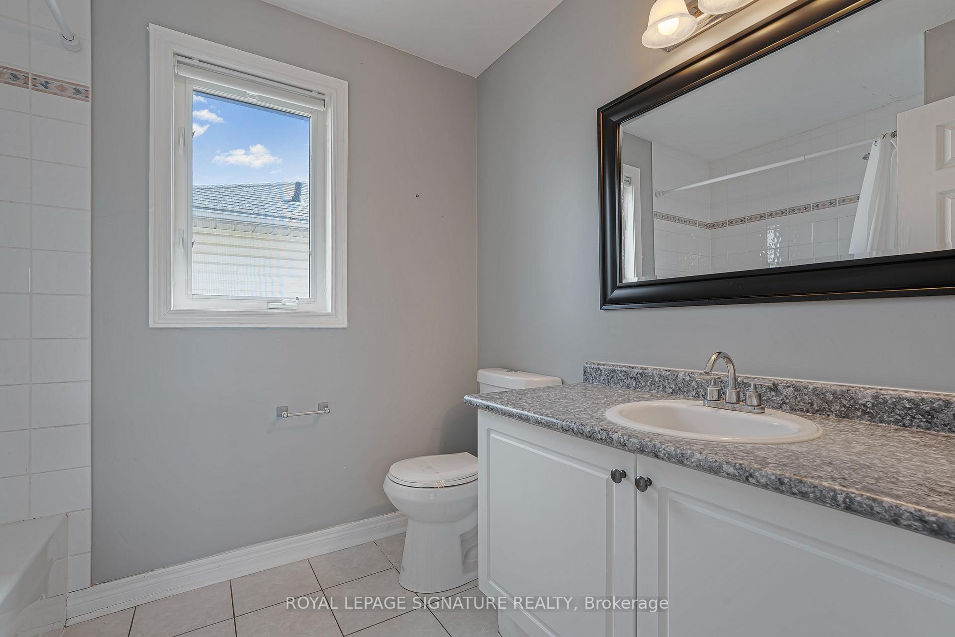 Photo 18 of 94 Niagara Drive, Oshawa, Samac — HOMEH