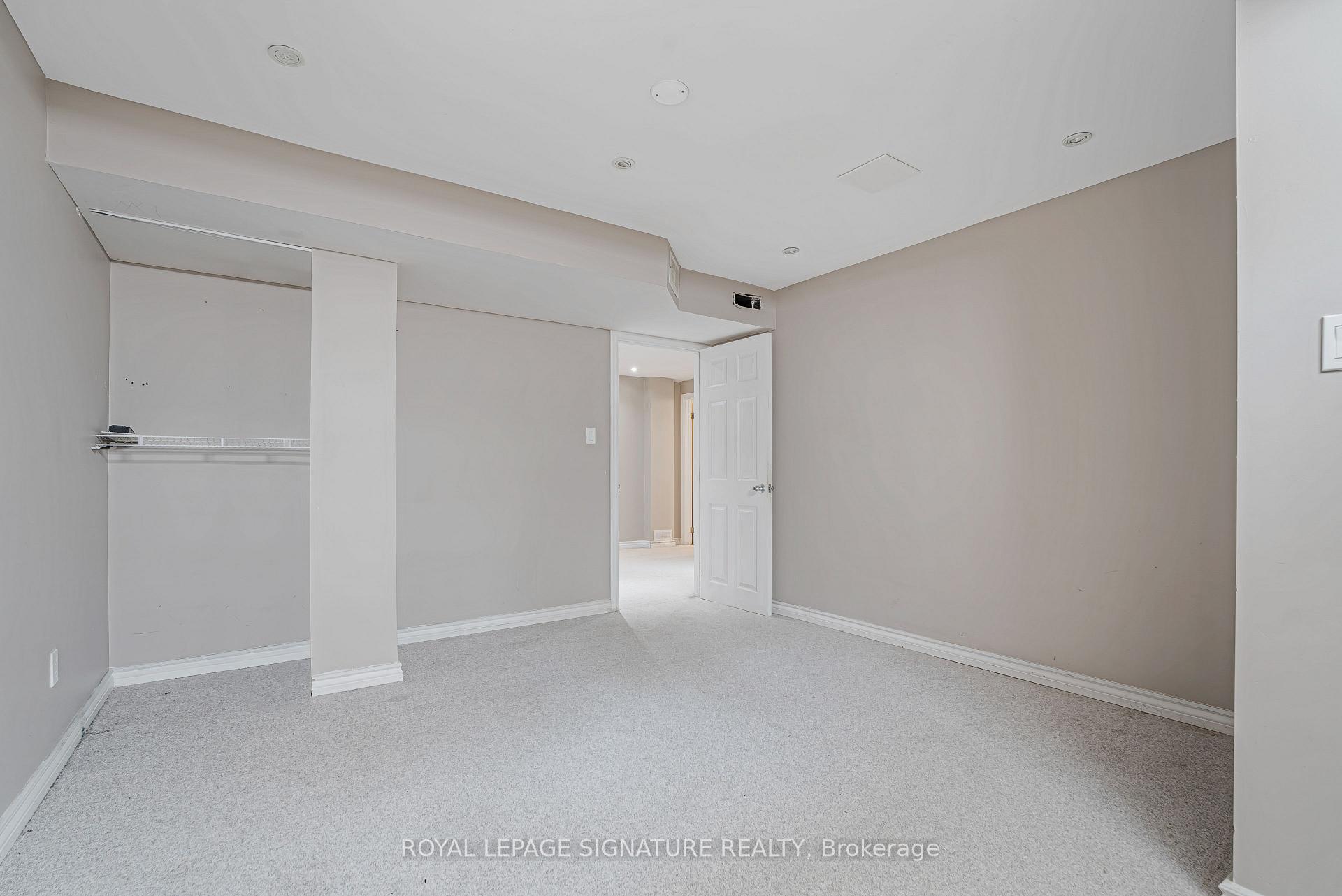 Photo 23 of 94 Niagara Drive, Oshawa, Samac — HOMEH