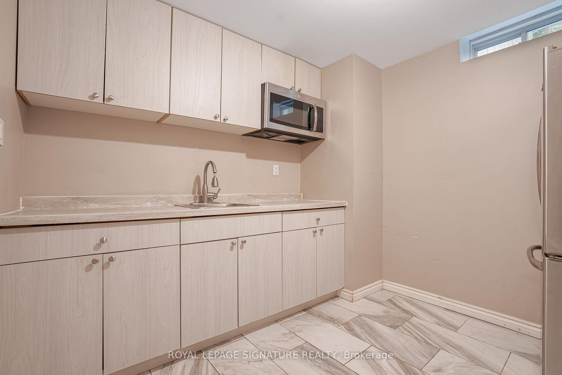 Photo 25 of 94 Niagara Drive, Oshawa, Samac — HOMEH