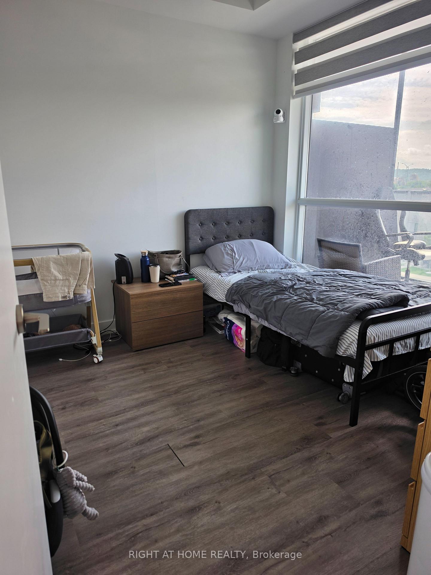 Photo 9 of Unit 405, 600 North Service Road, Hamilton, Lakeshore — HOMEH