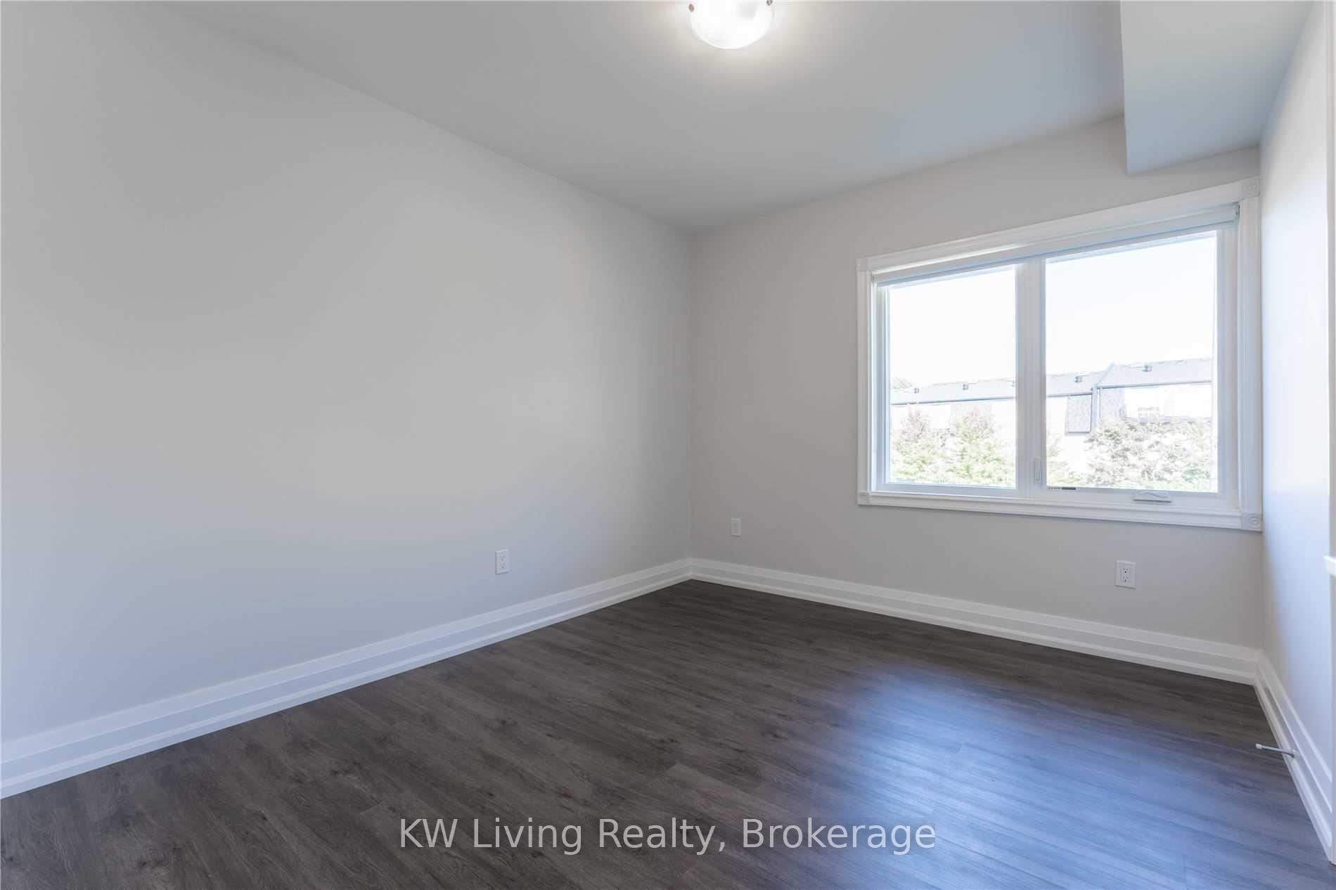 Photo 6 of Unit 4, 64 Overton Crescent, North York, Banbury-Don Mills — HOMEH