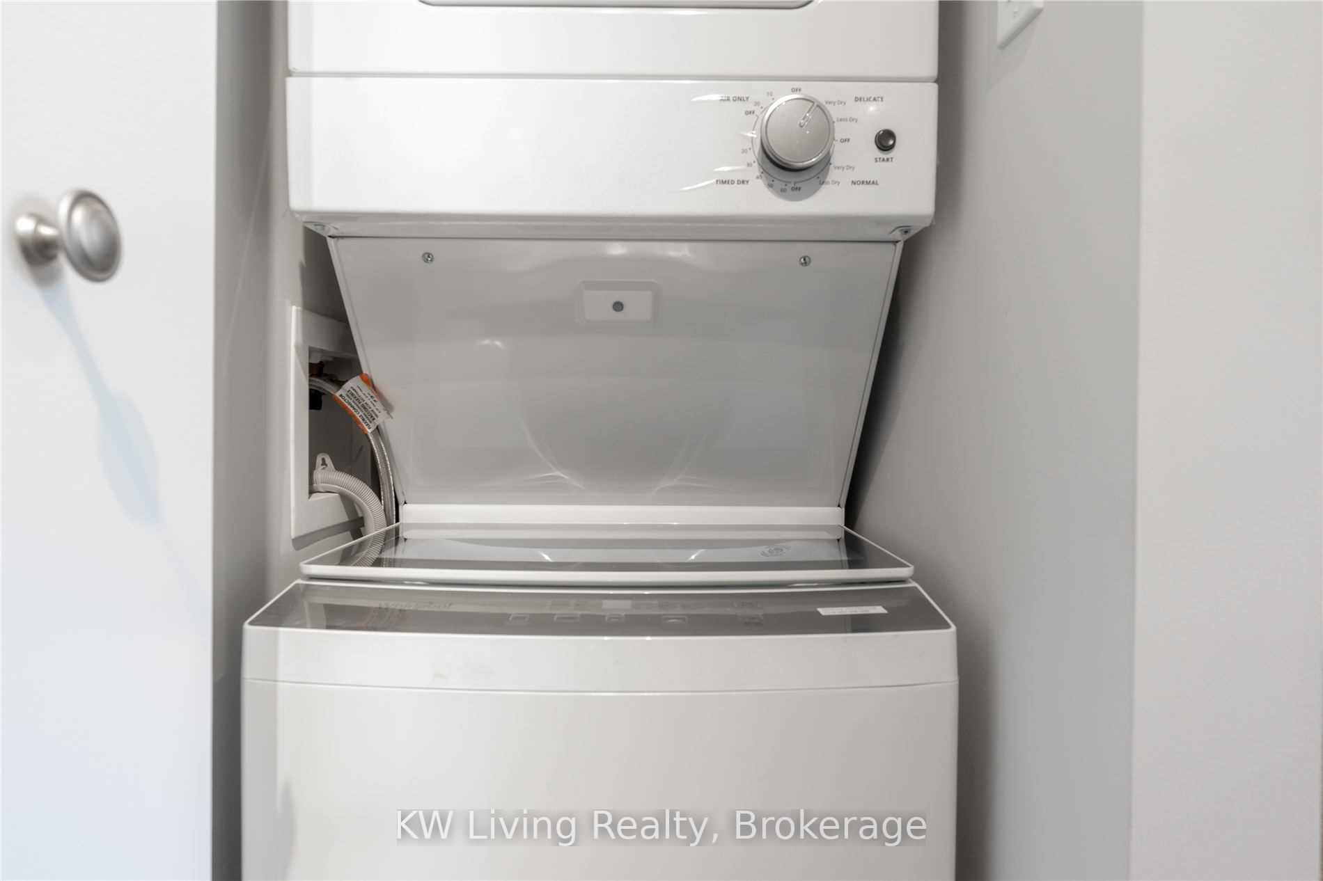 Photo 10 of Unit 4, 64 Overton Crescent, North York, Banbury-Don Mills — HOMEH