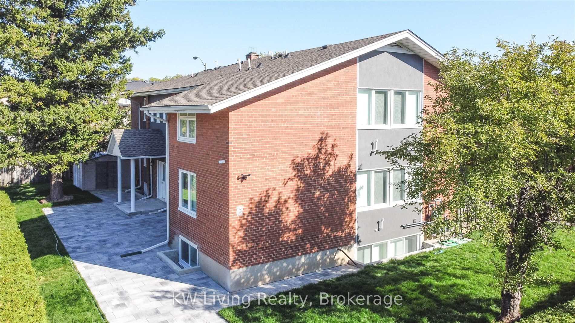 Photo 13 of Unit 4, 64 Overton Crescent, North York, Banbury-Don Mills — HOMEH