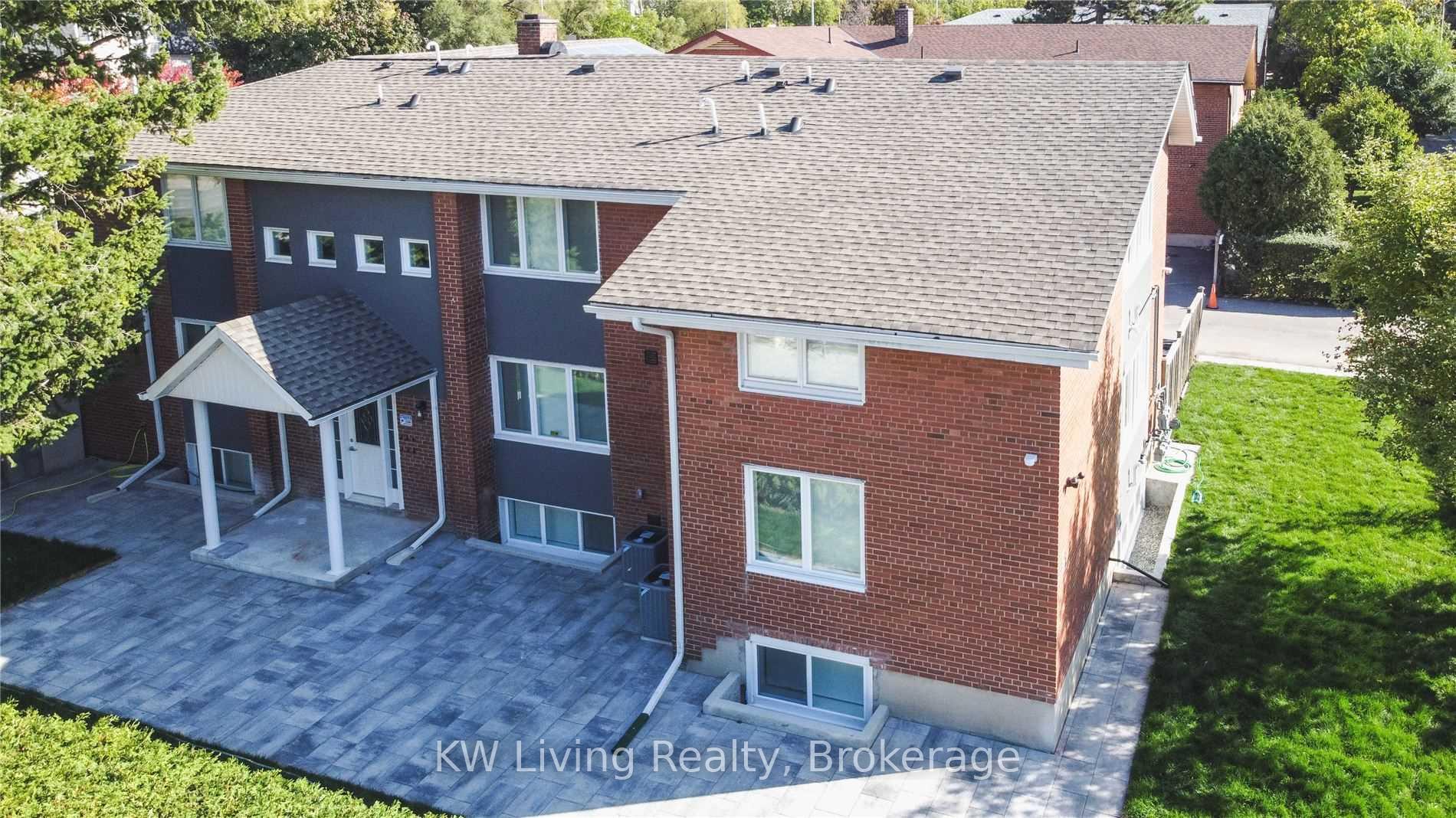 Photo 14 of Unit 4, 64 Overton Crescent, North York, Banbury-Don Mills — HOMEH