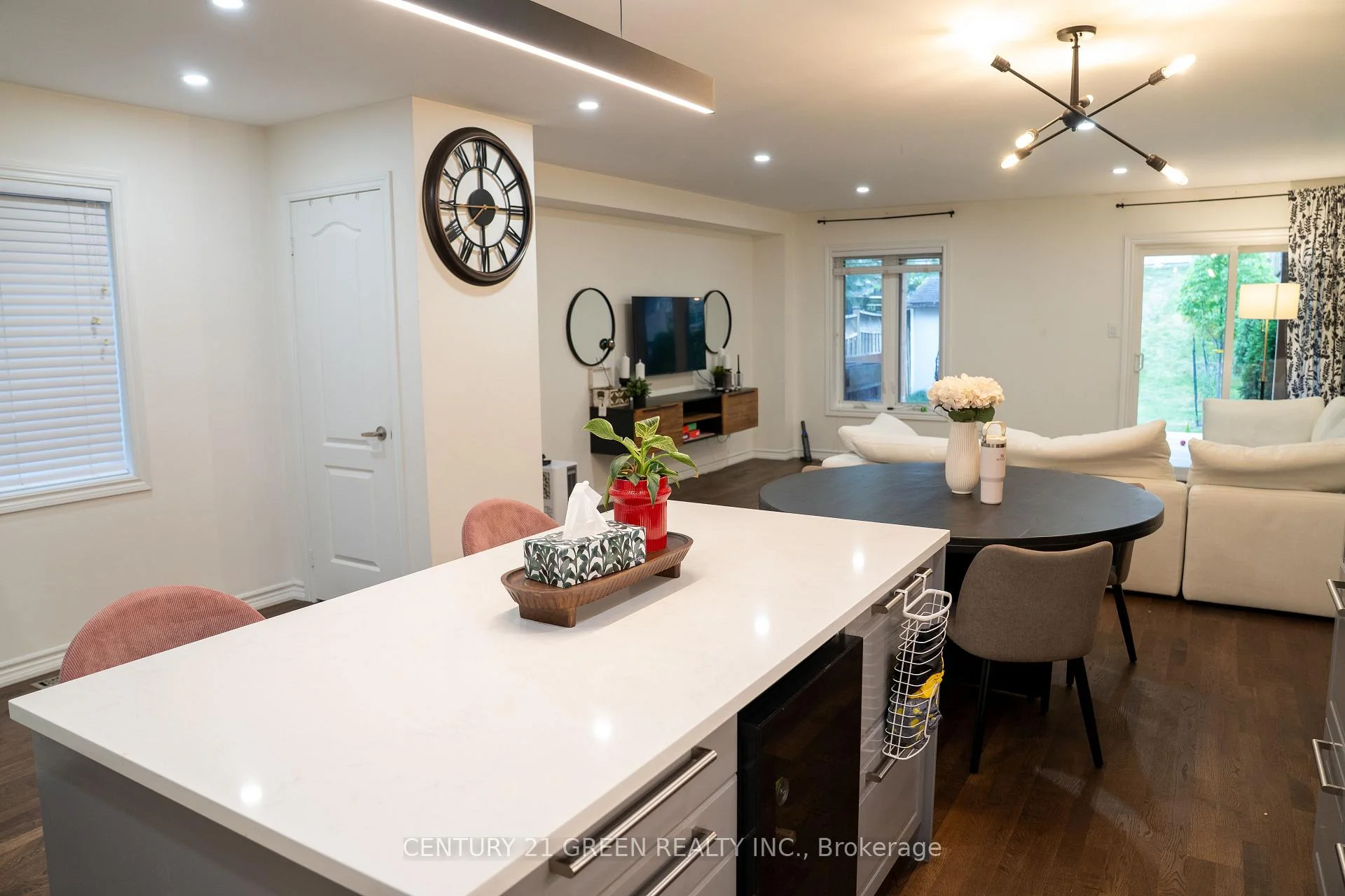 Photo 8 of 72 Grapevine Road, Caledon, Bolton West — HOMEH
