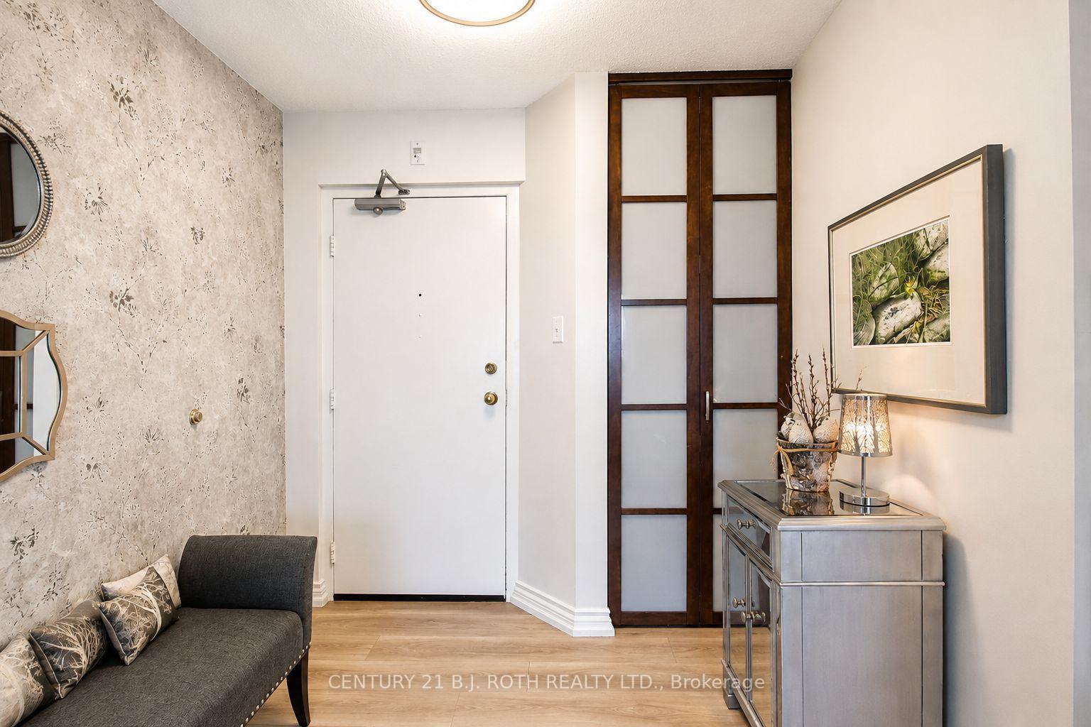 Photo 4 of Unit 508, 181 Collier Street, Barrie, North Shore — HOMEH