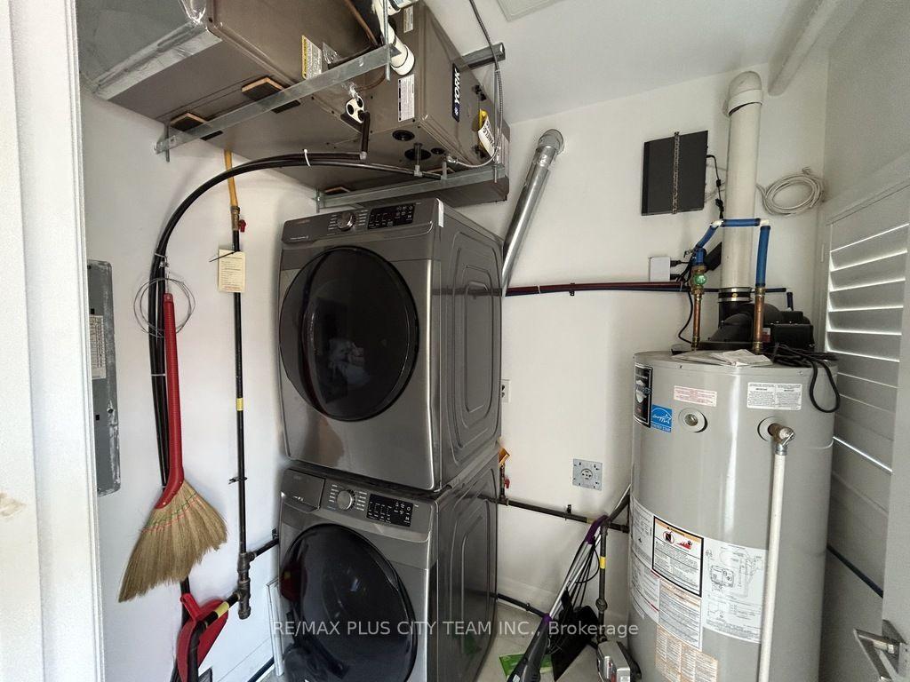 Photo 10 of Unit A, 1027 Pape Avenue, Toronto, Danforth Village-East York — HOMEH