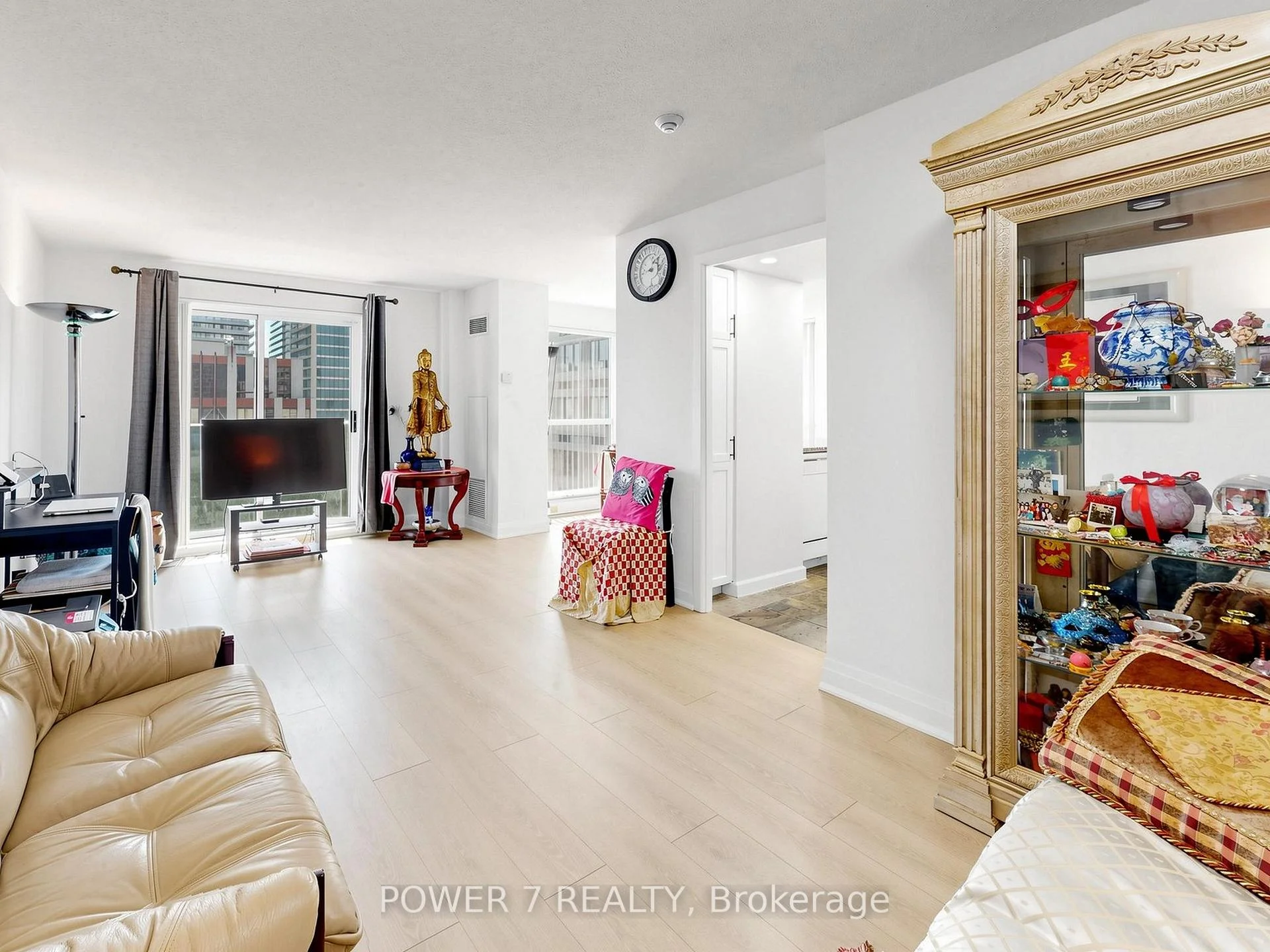 Photo 13 of Unit 2512, 8 Park Road, Toronto, Rosedale-Moore Park — HOMEH
