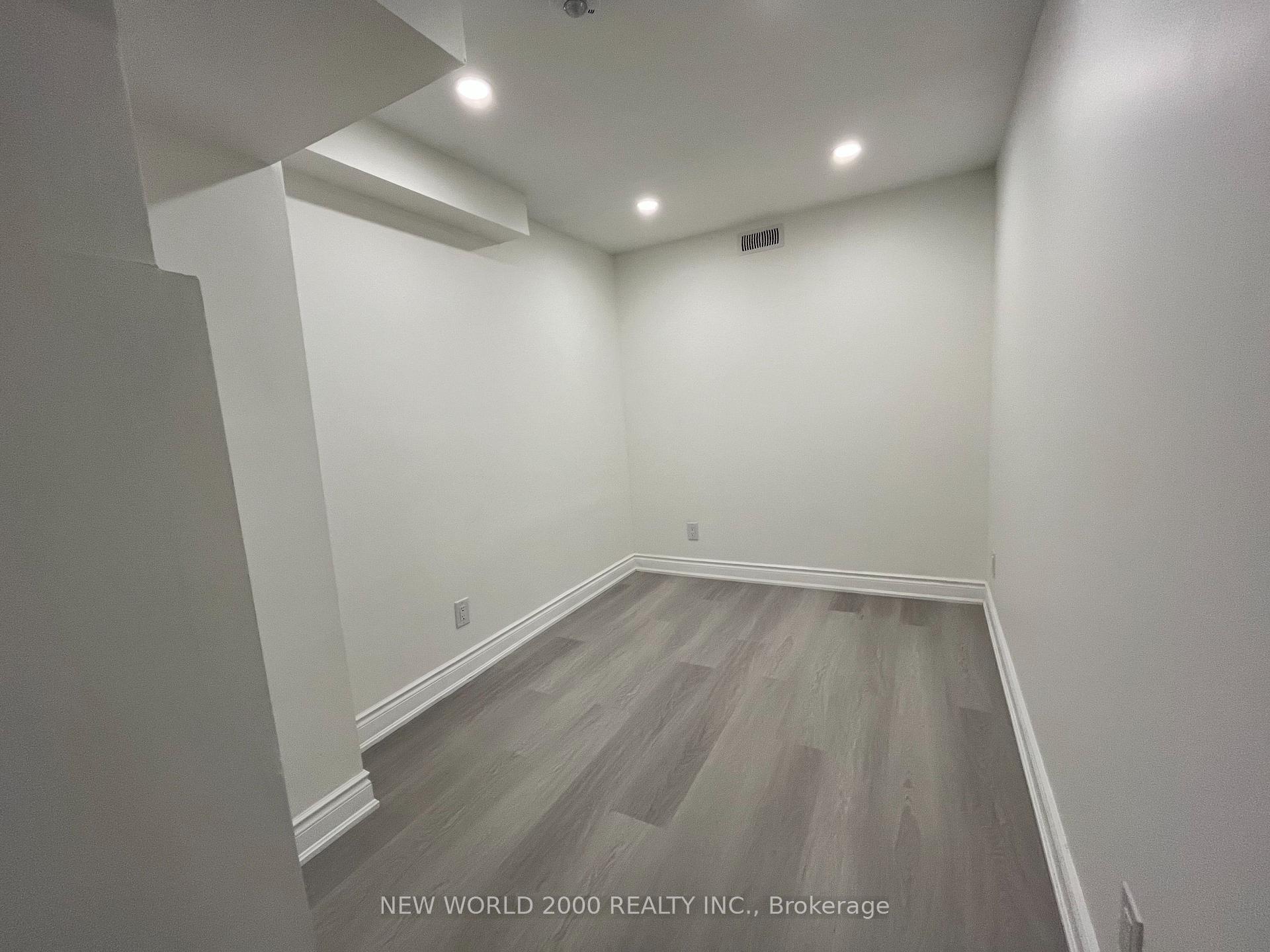 Photo 5 of Unit Bsmt, 4718 Centretown Way, Mississauga, Hurontario — HOMEH