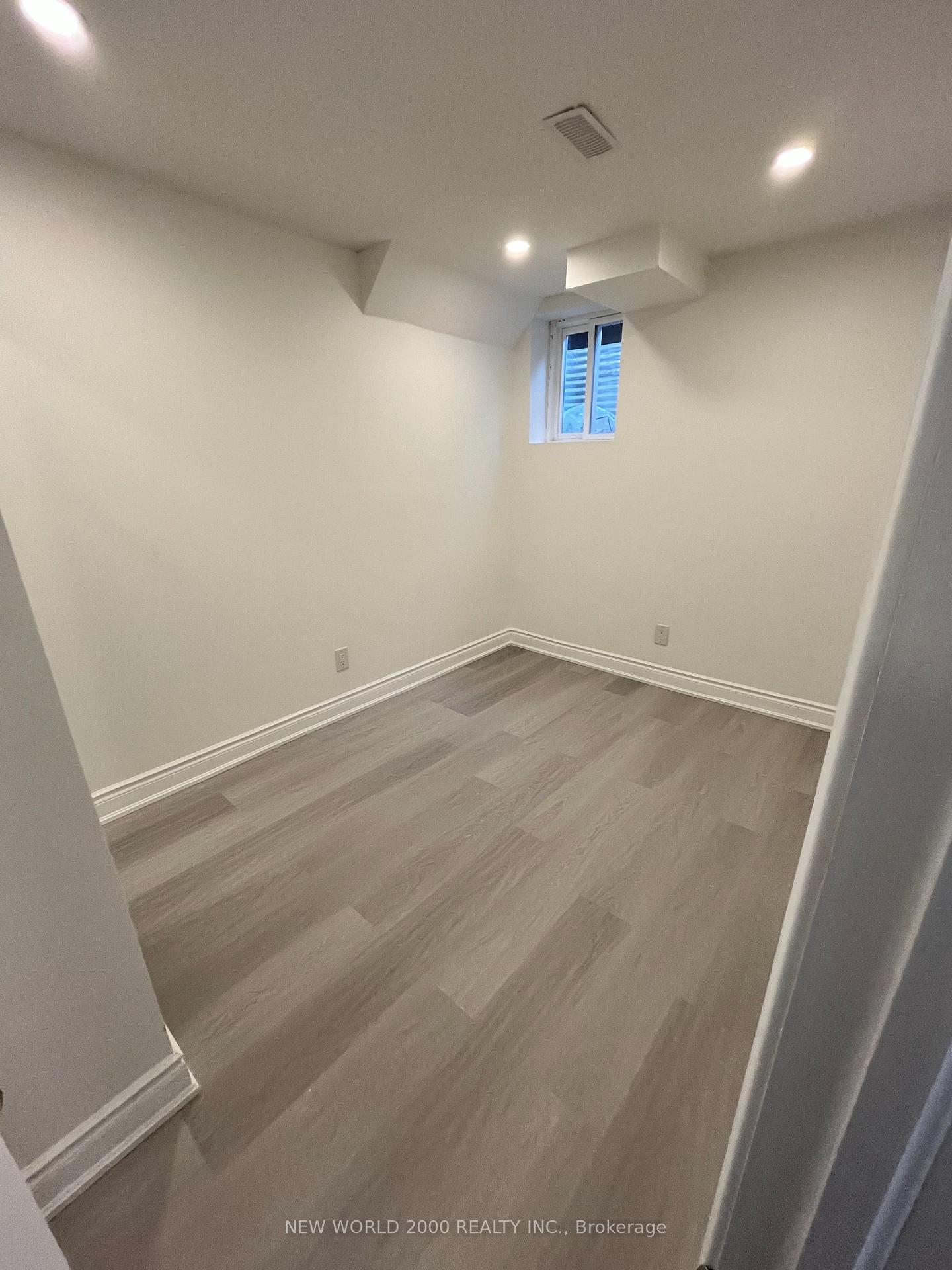 Photo 6 of Unit Bsmt, 4718 Centretown Way, Mississauga, Hurontario — HOMEH