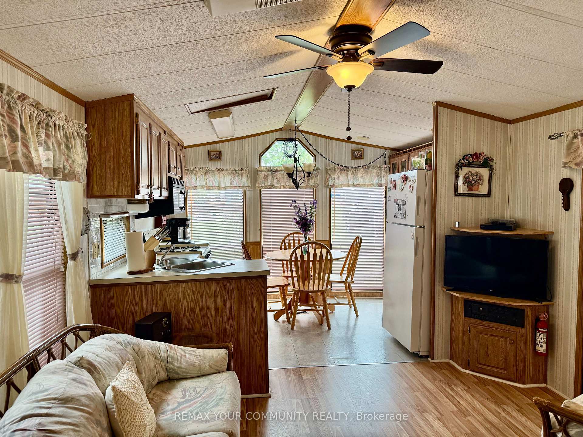 Photo 9 of Unit 42, 285 Crydermans 42 Side Road, Georgina, Baldwin — HOMEH