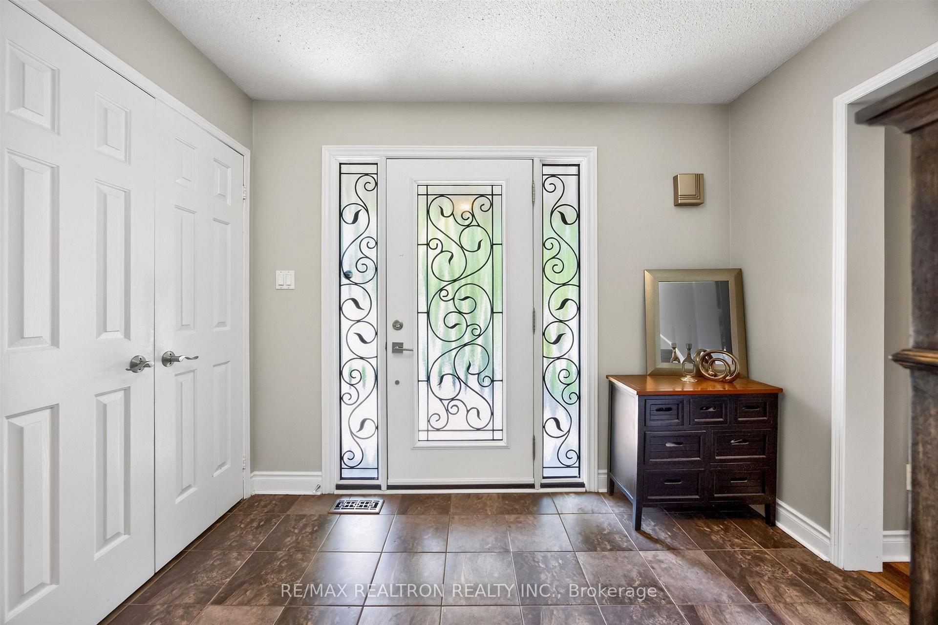 Photo 7 of 47 Maple Way, East Gwillimbury, Sharon — HOMEH