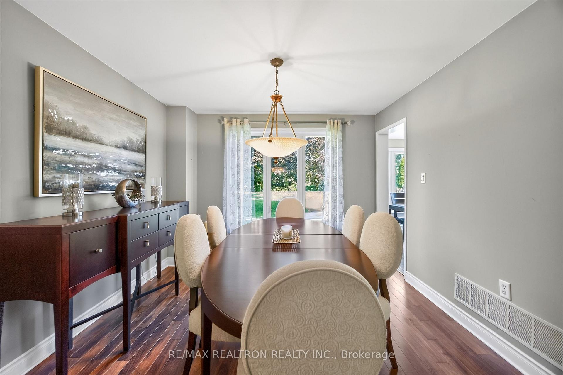 Photo 11 of 47 Maple Way, East Gwillimbury, Sharon — HOMEH