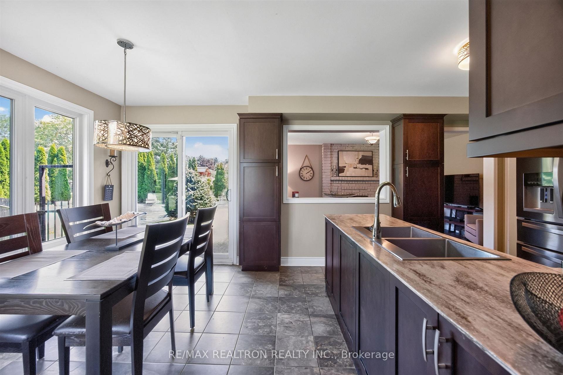 Photo 15 of 47 Maple Way, East Gwillimbury, Sharon — HOMEH