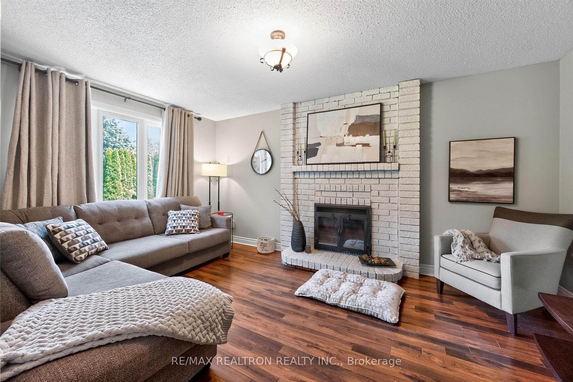 Photo 19 of 47 Maple Way, East Gwillimbury, Sharon — HOMEH