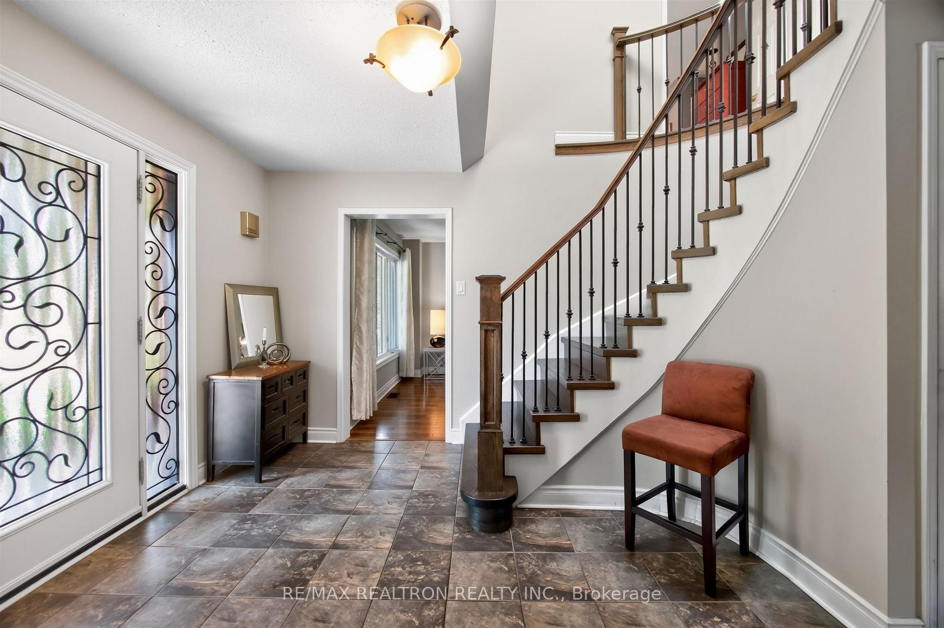 Photo 22 of 47 Maple Way, East Gwillimbury, Sharon — HOMEH