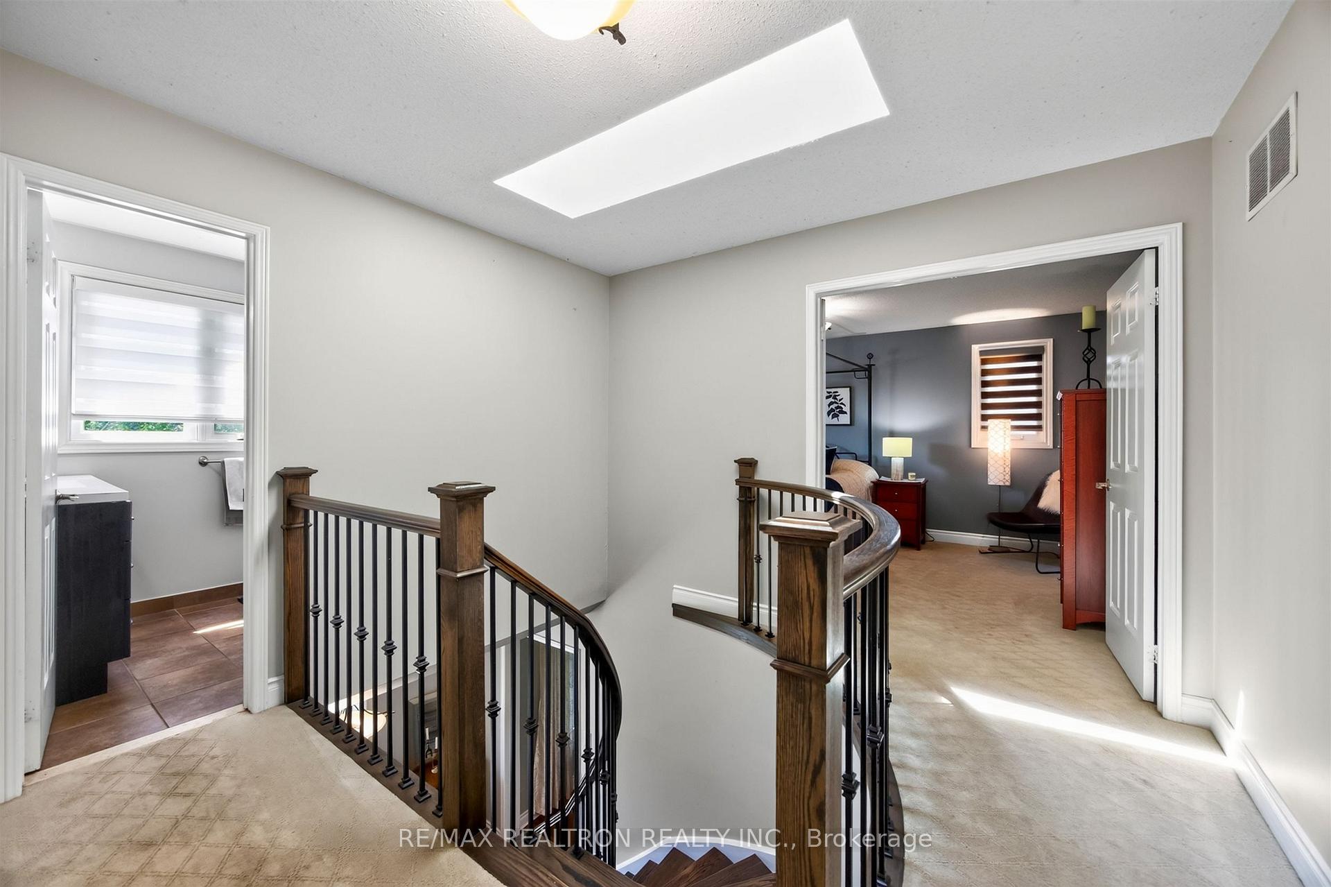 Photo 23 of 47 Maple Way, East Gwillimbury, Sharon — HOMEH