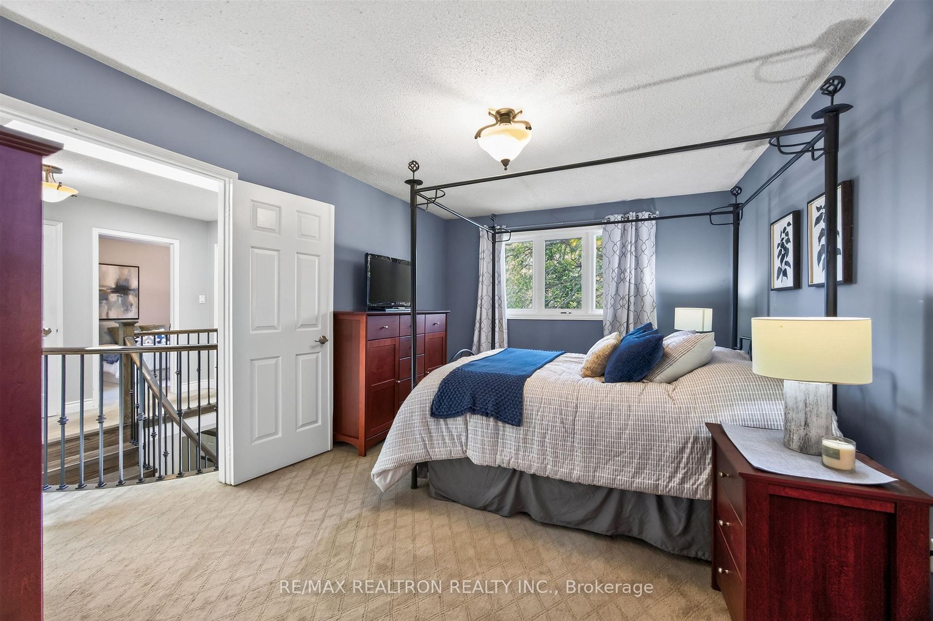 Photo 25 of 47 Maple Way, East Gwillimbury, Sharon — HOMEH