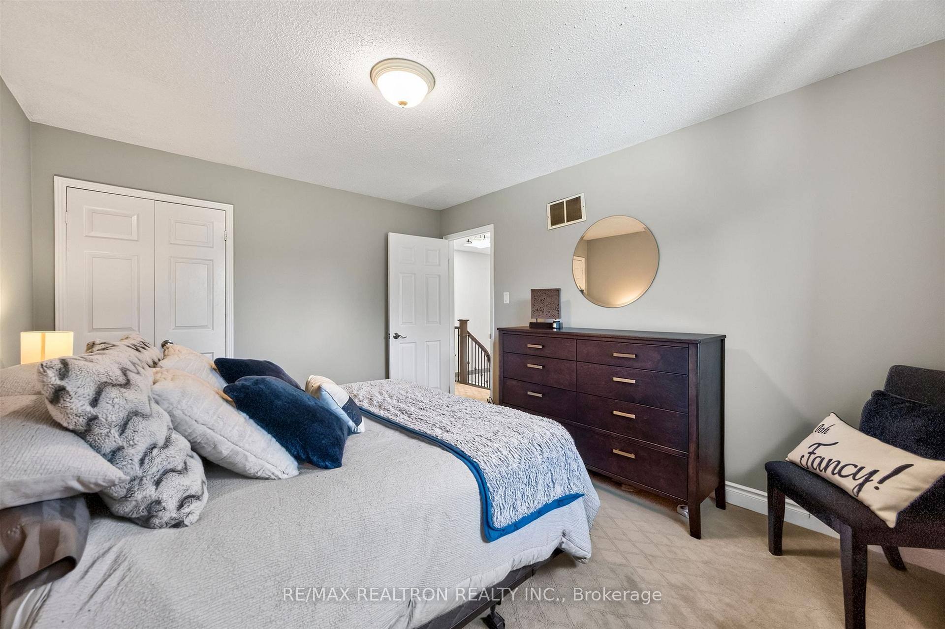 Photo 30 of 47 Maple Way, East Gwillimbury, Sharon — HOMEH