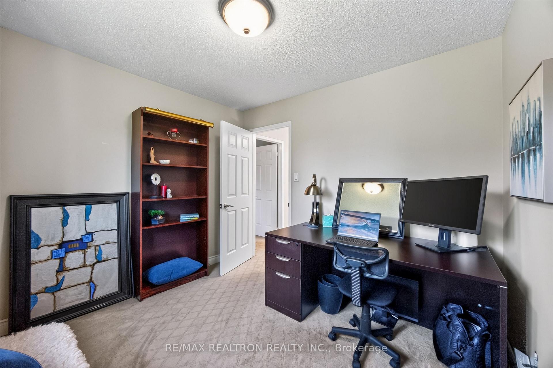 Photo 34 of 47 Maple Way, East Gwillimbury, Sharon — HOMEH