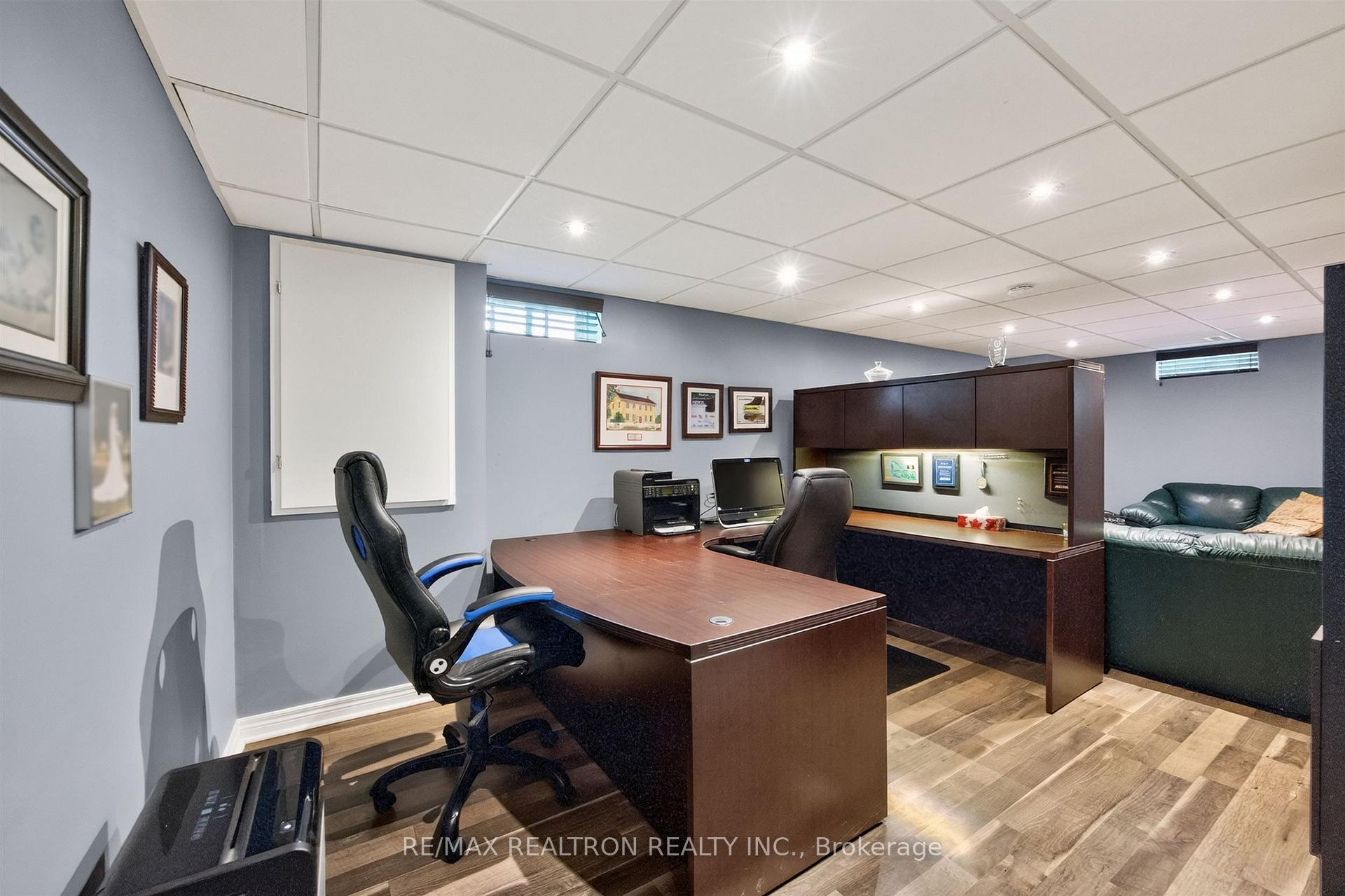 Photo 38 of 47 Maple Way, East Gwillimbury, Sharon — HOMEH