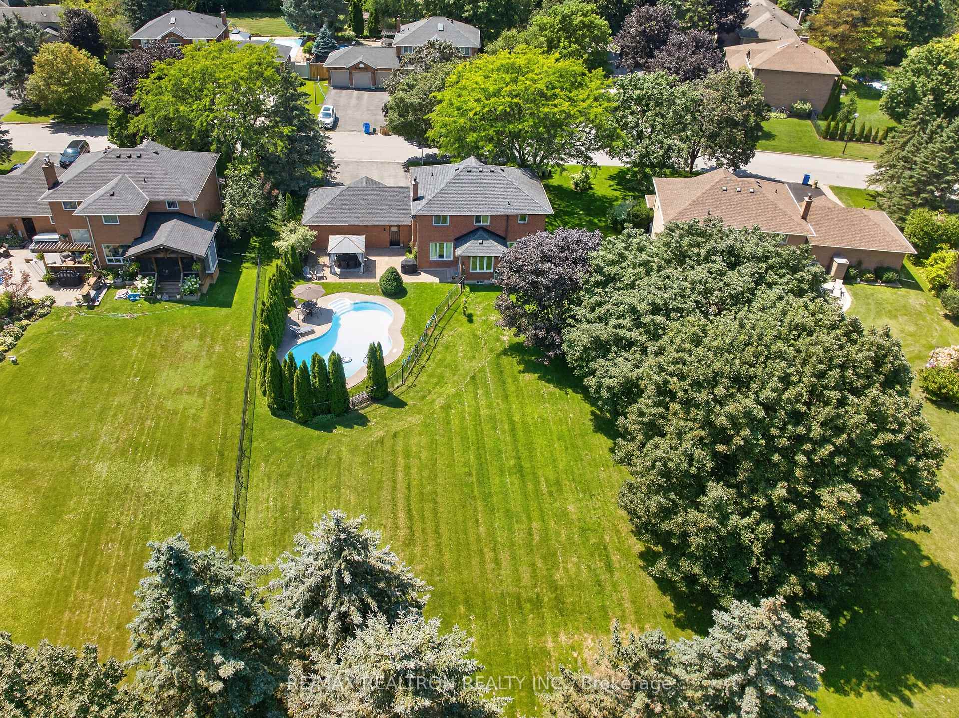 Photo 50 of 47 Maple Way, East Gwillimbury, Sharon — HOMEH