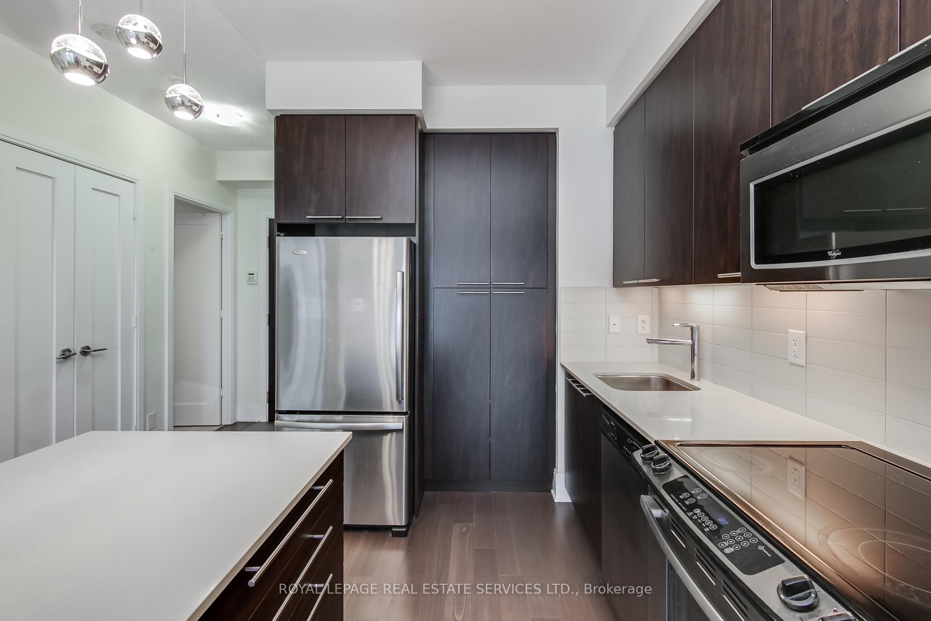 Photo 5 of Unit 1408, 25 Broadway Avenue, Toronto, Mount Pleasant West — HOMEH