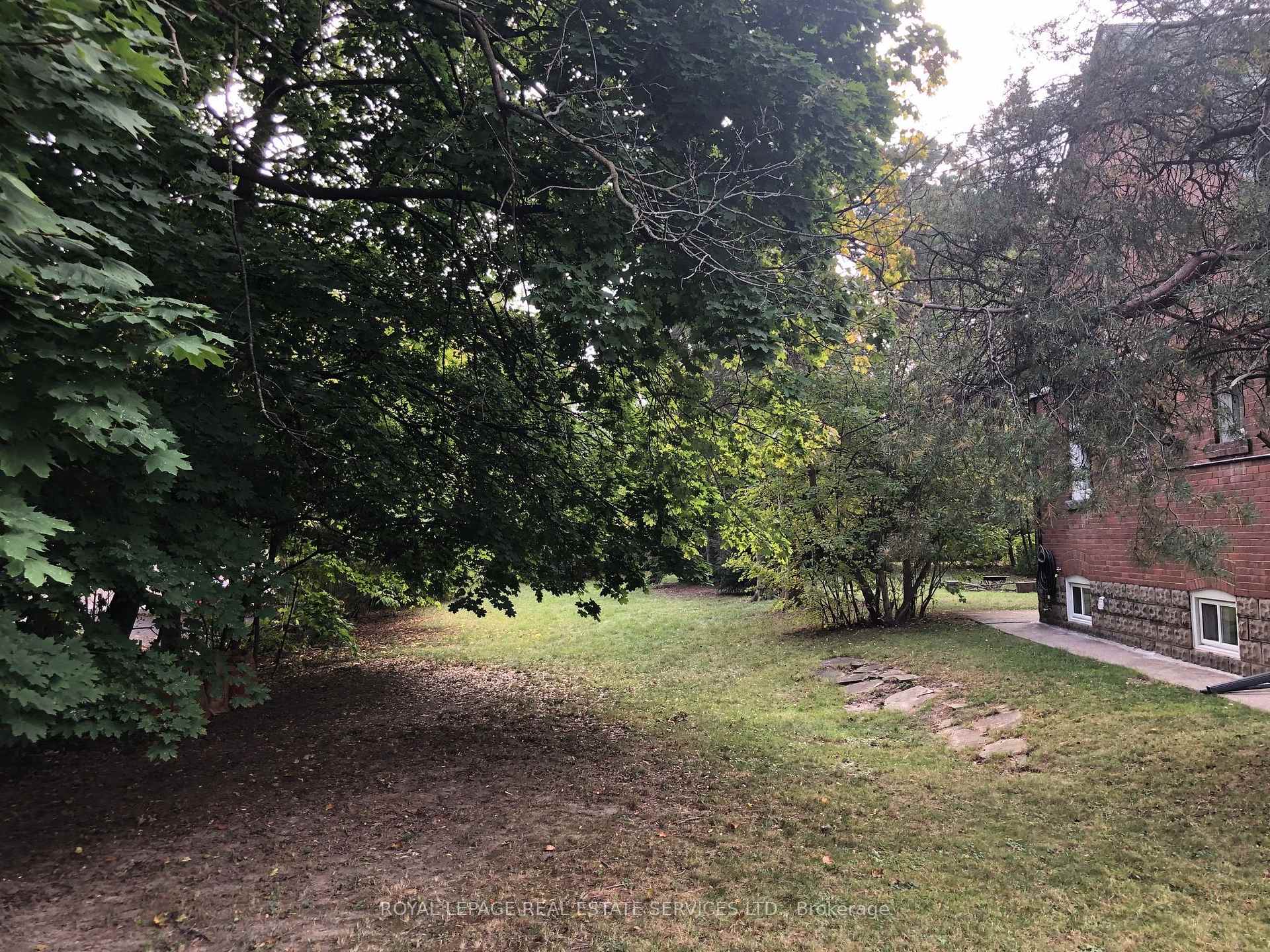 Photo 3 of 14 Avonhurst Road, Etobicoke, Islington-City Centre West — HOMEH
