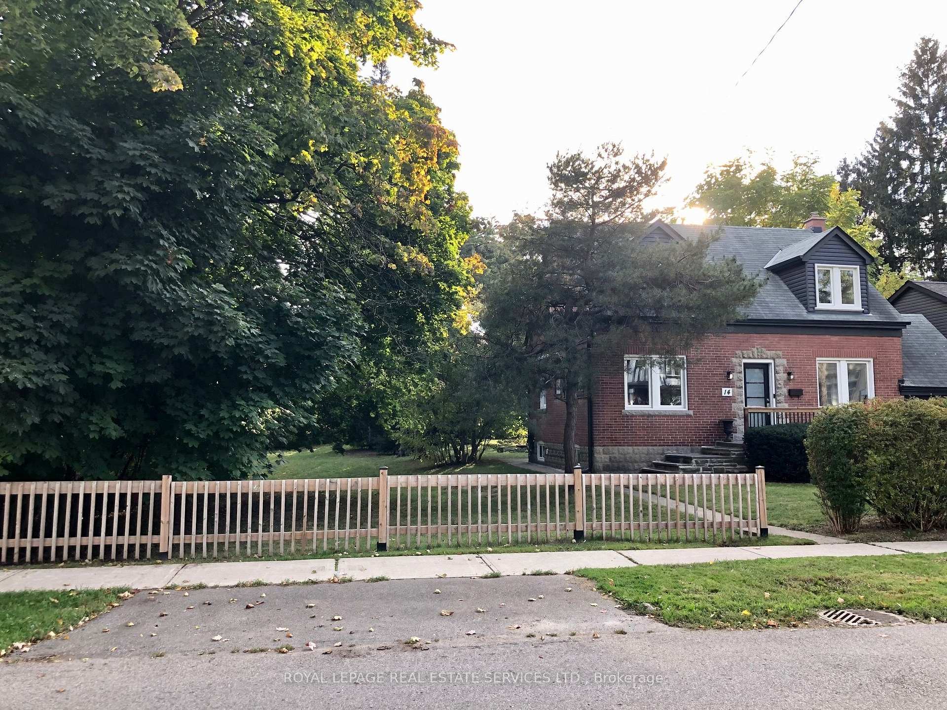 Photo 28 of 14 Avonhurst Road, Etobicoke, Islington-City Centre West — HOMEH