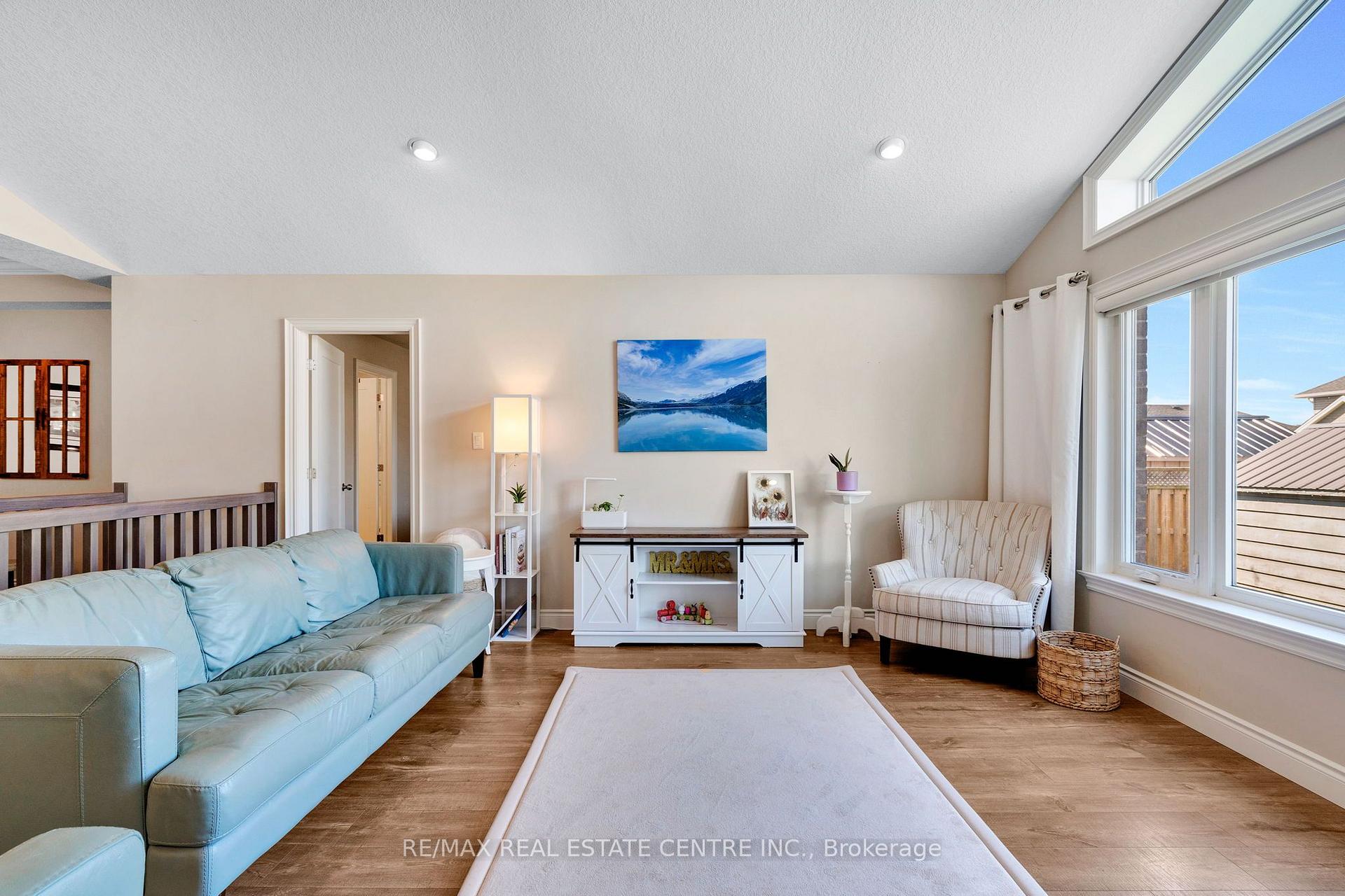 Photo 9 of 14 St Andrews Drive, St. Thomas — HOMEH
