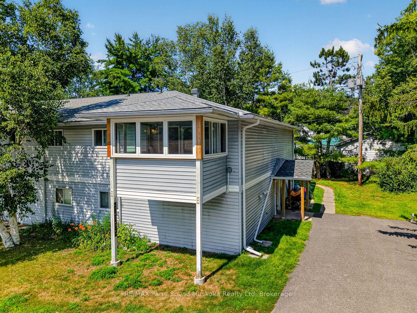 Front of Unit 206, 1 Georgian Bay Avenue
