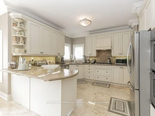 Photo 3 of 11 Concorde Drive, Brampton, Vales of Castlemore North — HOMEH
