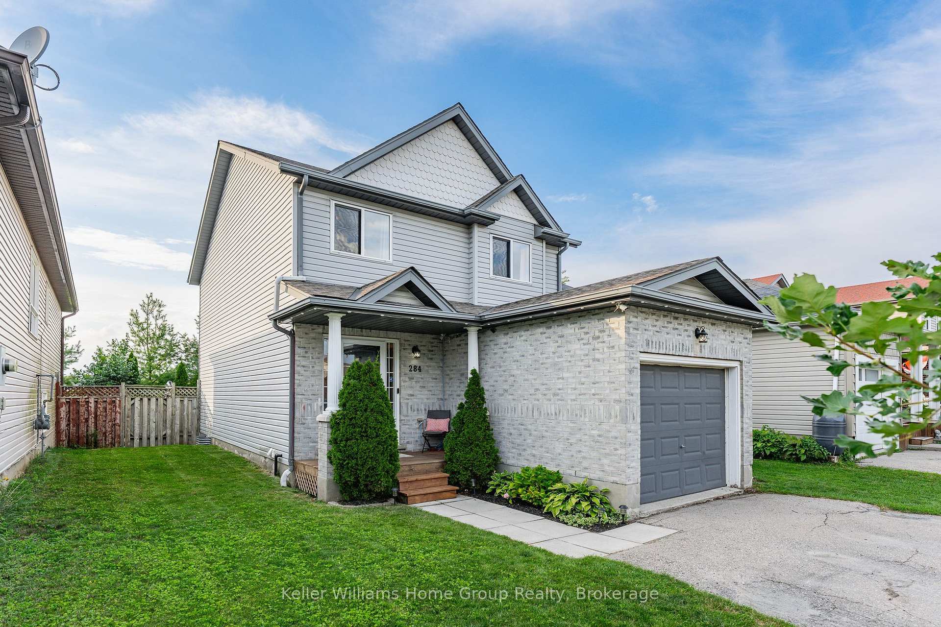 Photo 2 of 284 Millburn Boulevard, Centre Wellington, Fergus — HOMEH