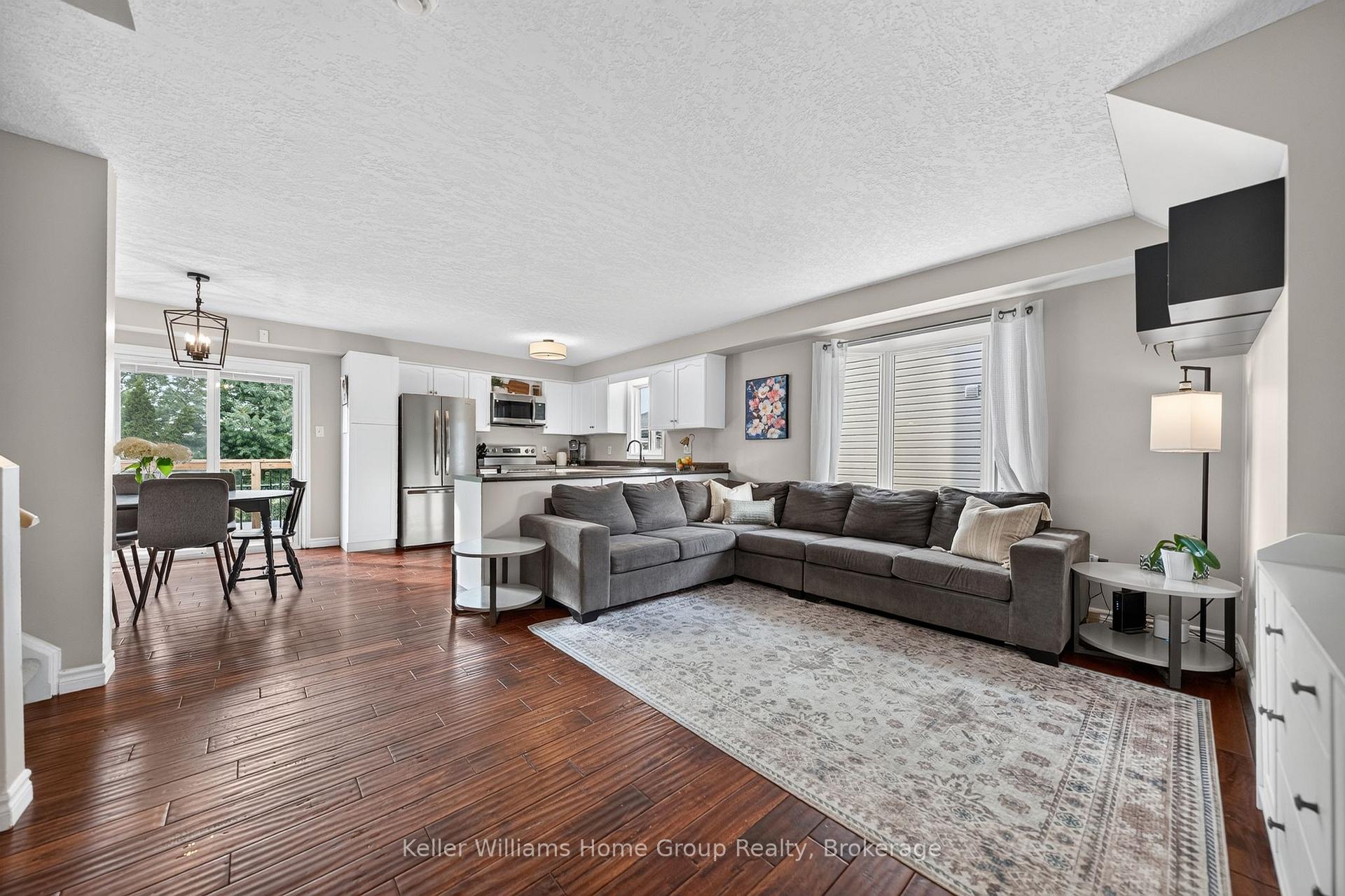 Photo 7 of 284 Millburn Boulevard, Centre Wellington, Fergus — HOMEH