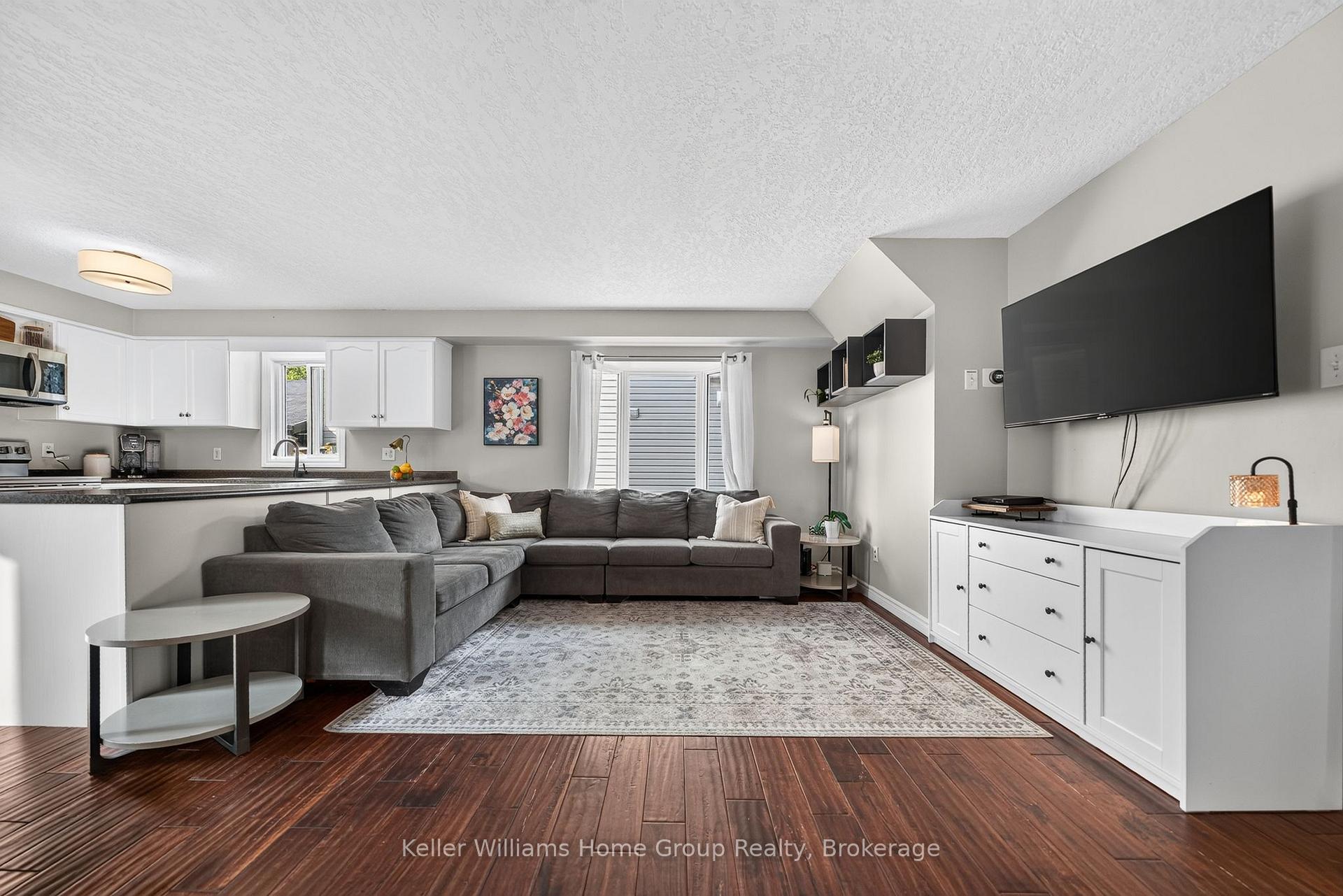 Photo 8 of 284 Millburn Boulevard, Centre Wellington, Fergus — HOMEH