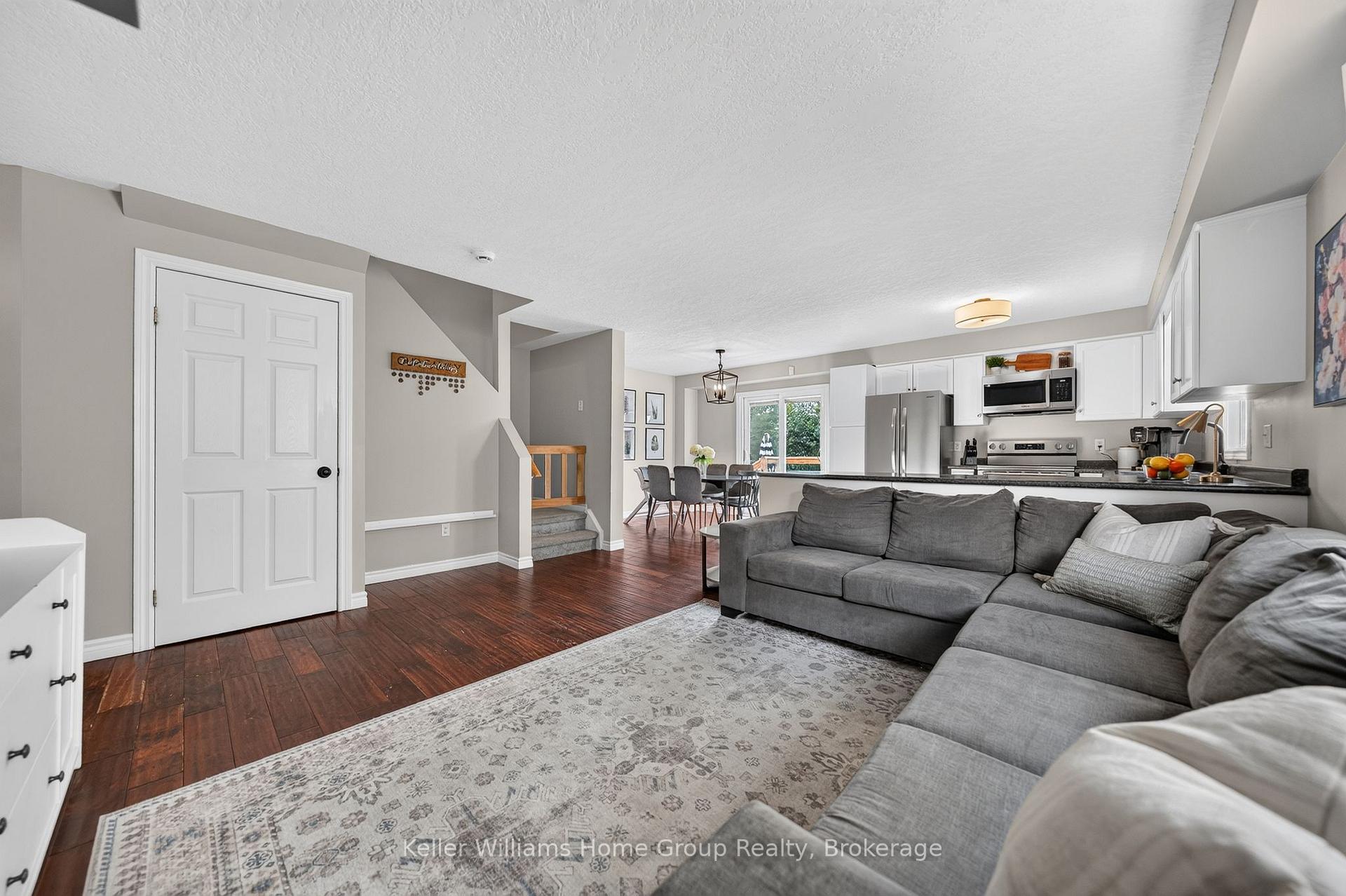 Photo 10 of 284 Millburn Boulevard, Centre Wellington, Fergus — HOMEH