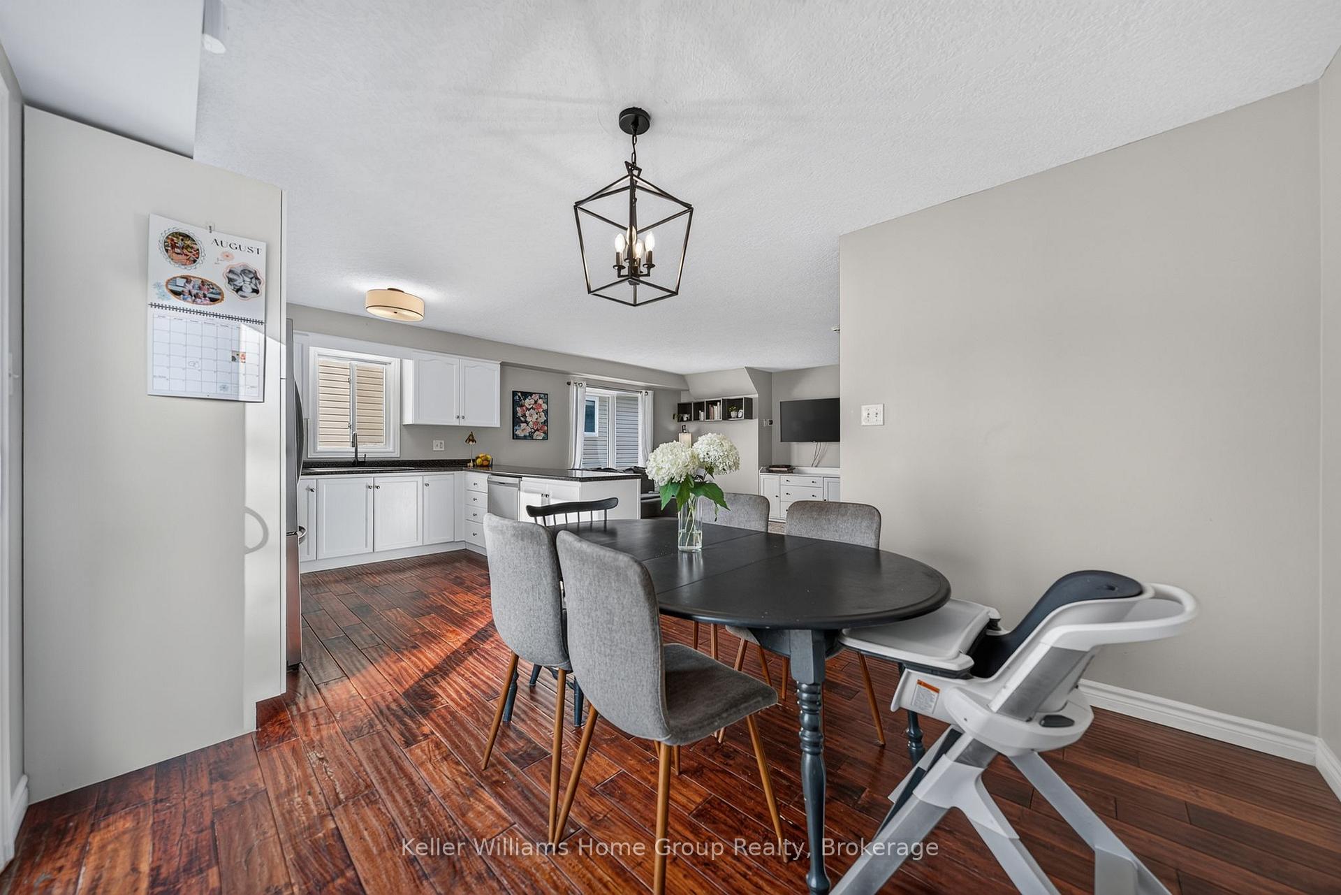 Photo 12 of 284 Millburn Boulevard, Centre Wellington, Fergus — HOMEH