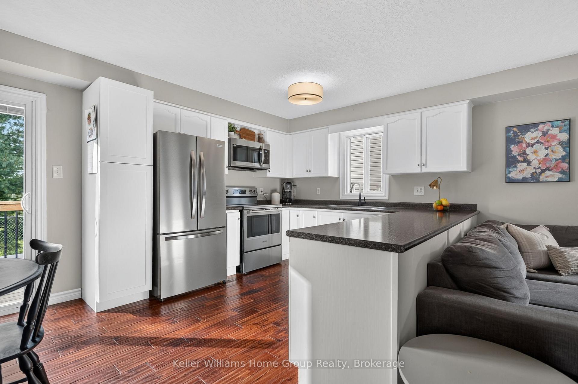 Photo 13 of 284 Millburn Boulevard, Centre Wellington, Fergus — HOMEH