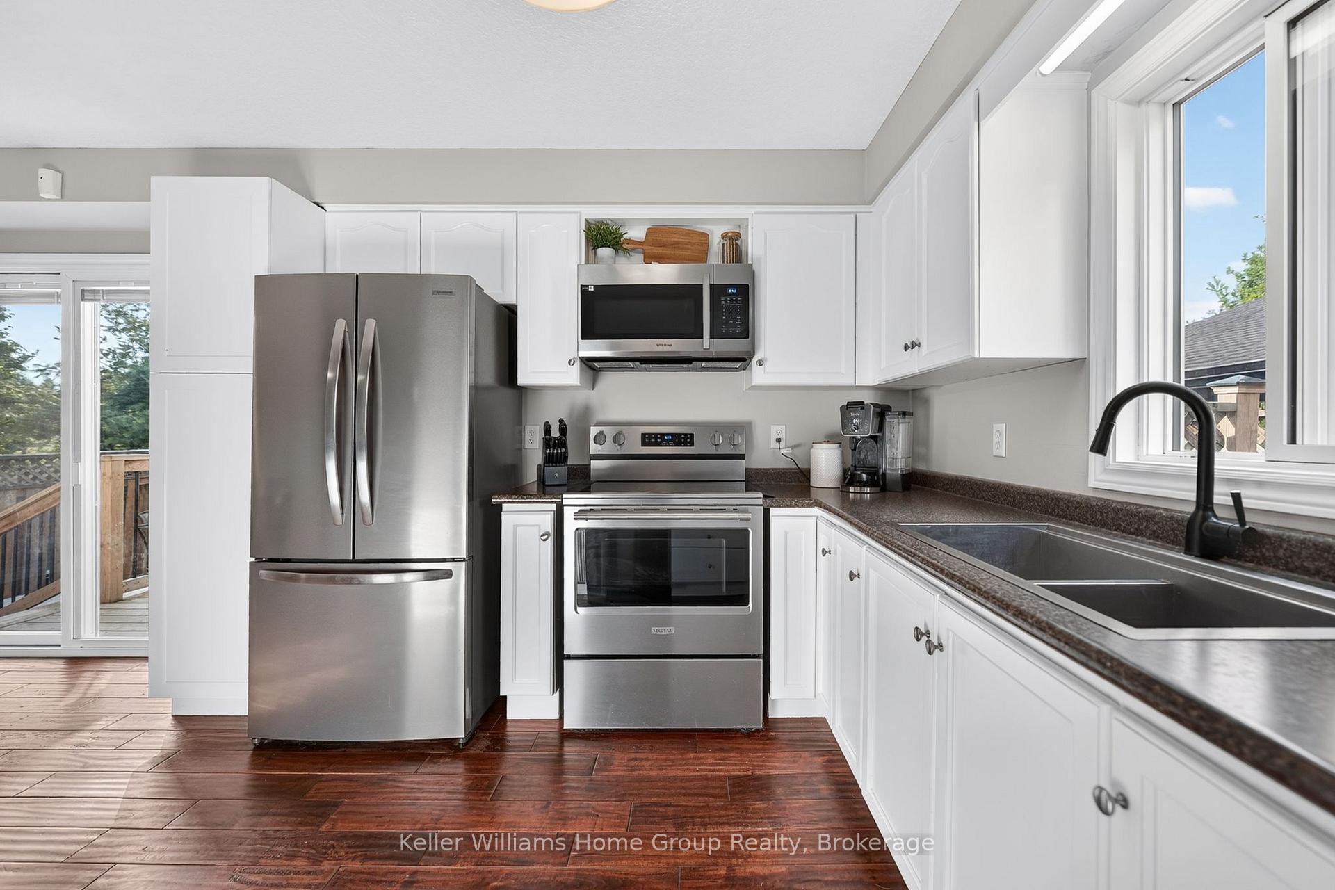 Photo 16 of 284 Millburn Boulevard, Centre Wellington, Fergus — HOMEH
