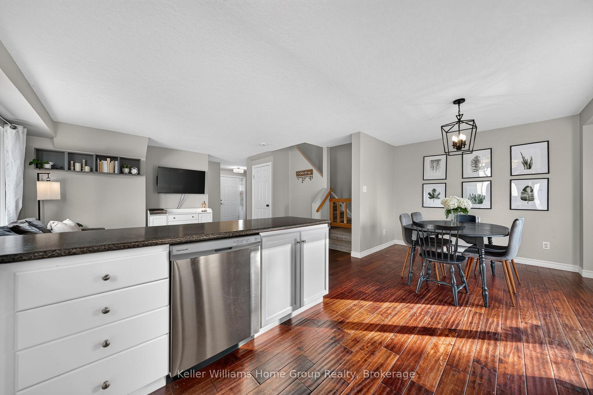 Photo 17 of 284 Millburn Boulevard, Centre Wellington, Fergus — HOMEH