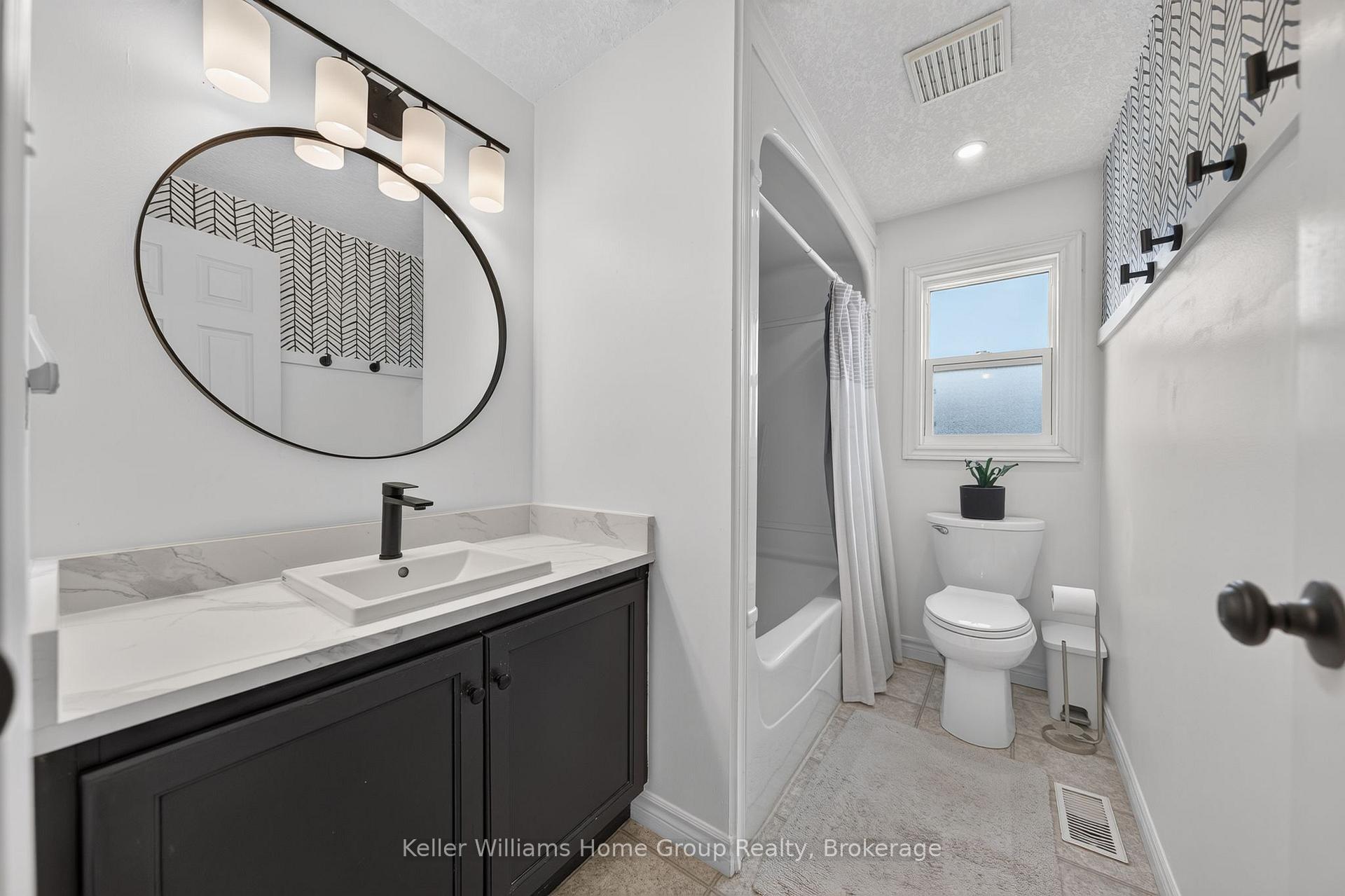 Photo 29 of 284 Millburn Boulevard, Centre Wellington, Fergus — HOMEH