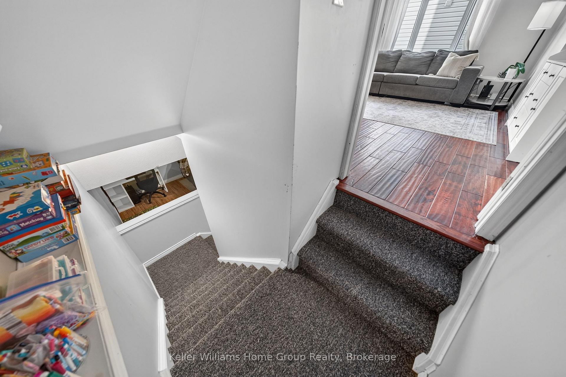 Photo 30 of 284 Millburn Boulevard, Centre Wellington, Fergus — HOMEH
