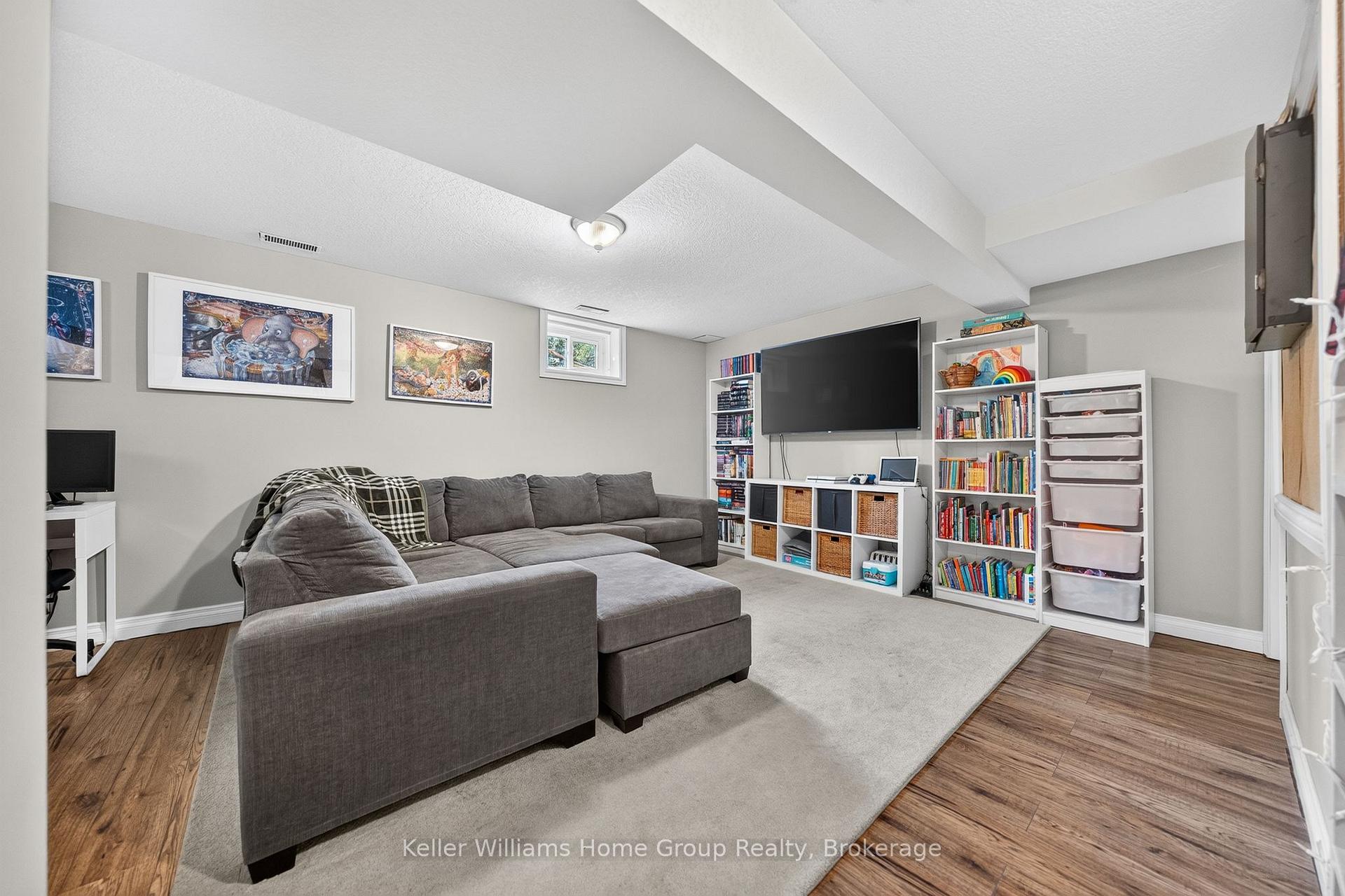 Photo 31 of 284 Millburn Boulevard, Centre Wellington, Fergus — HOMEH