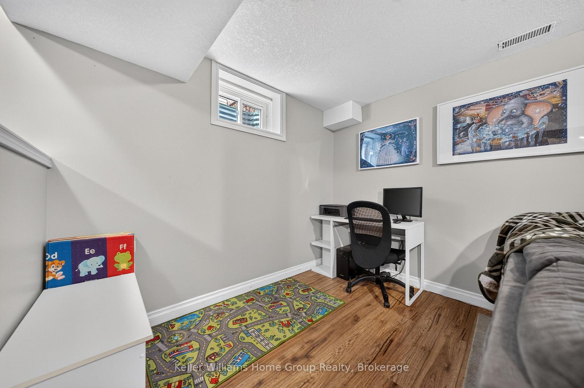 Photo 33 of 284 Millburn Boulevard, Centre Wellington, Fergus — HOMEH