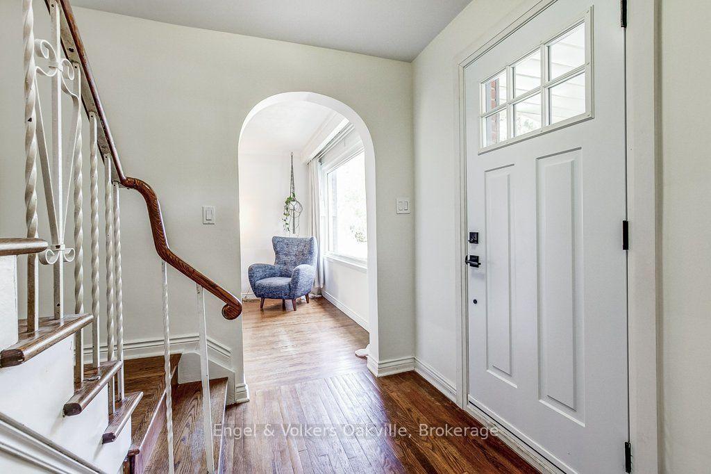 Photo 6 of 75 Ridge Drive, Oakville, College Park — HOMEH