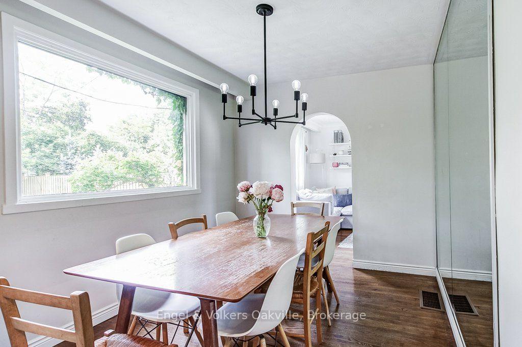 Photo 13 of 75 Ridge Drive, Oakville, College Park — HOMEH